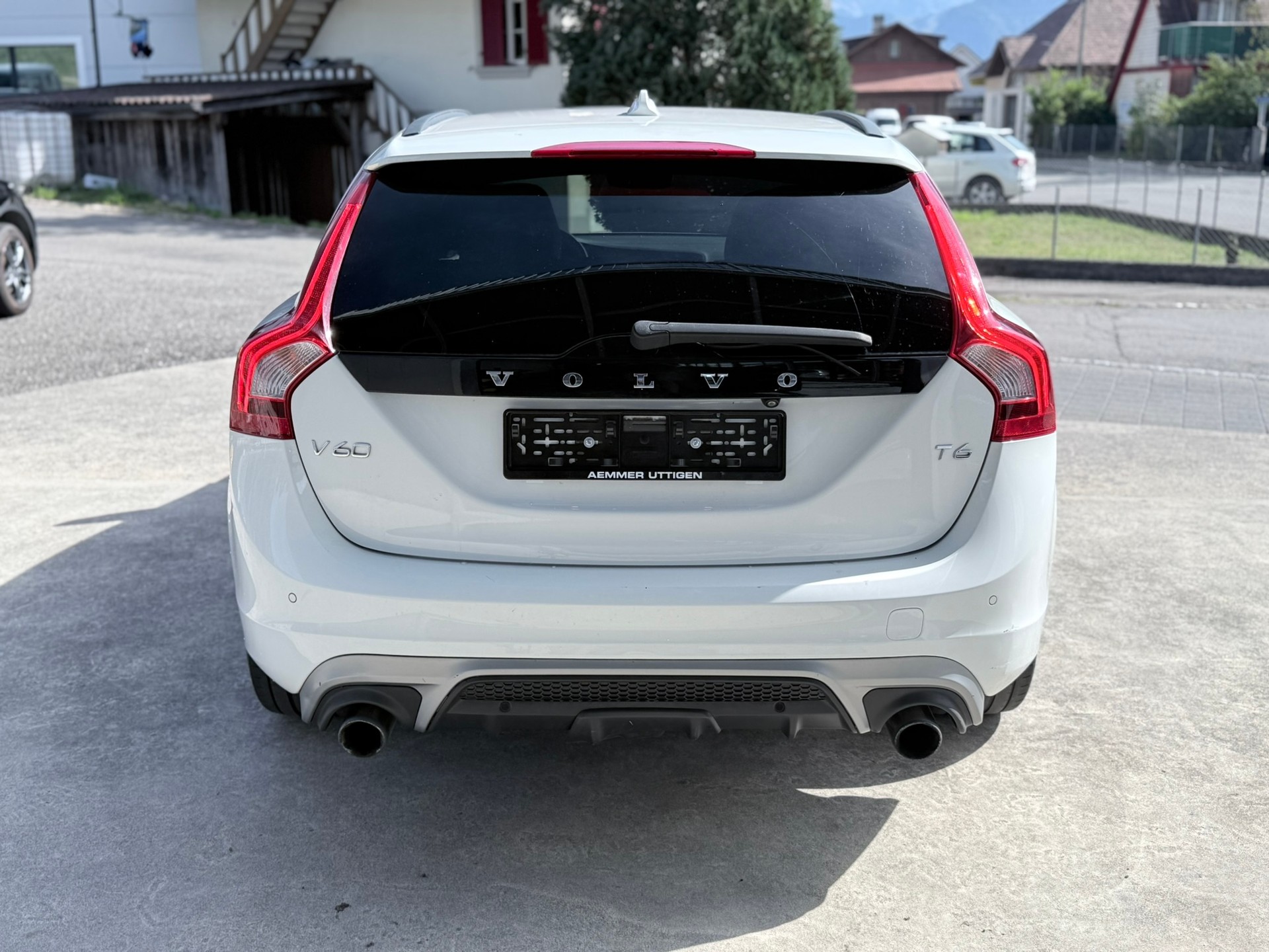 VOLVO V60 T6 Momentum R-Design Geartronic-image-7