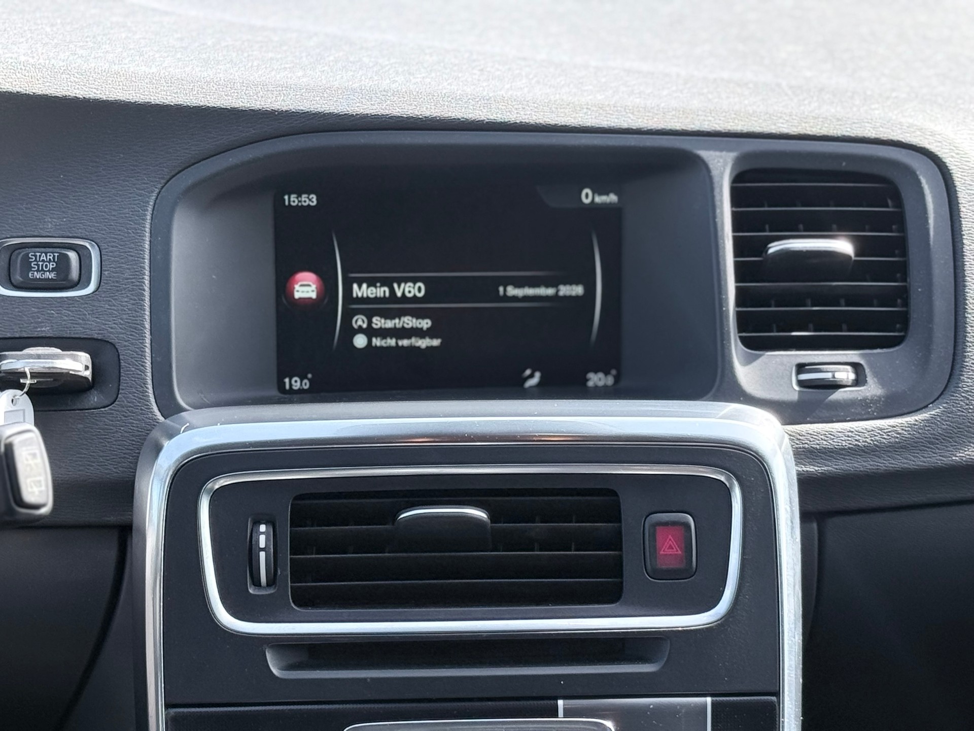 VOLVO V60 T6 Momentum R-Design Geartronic-image-20