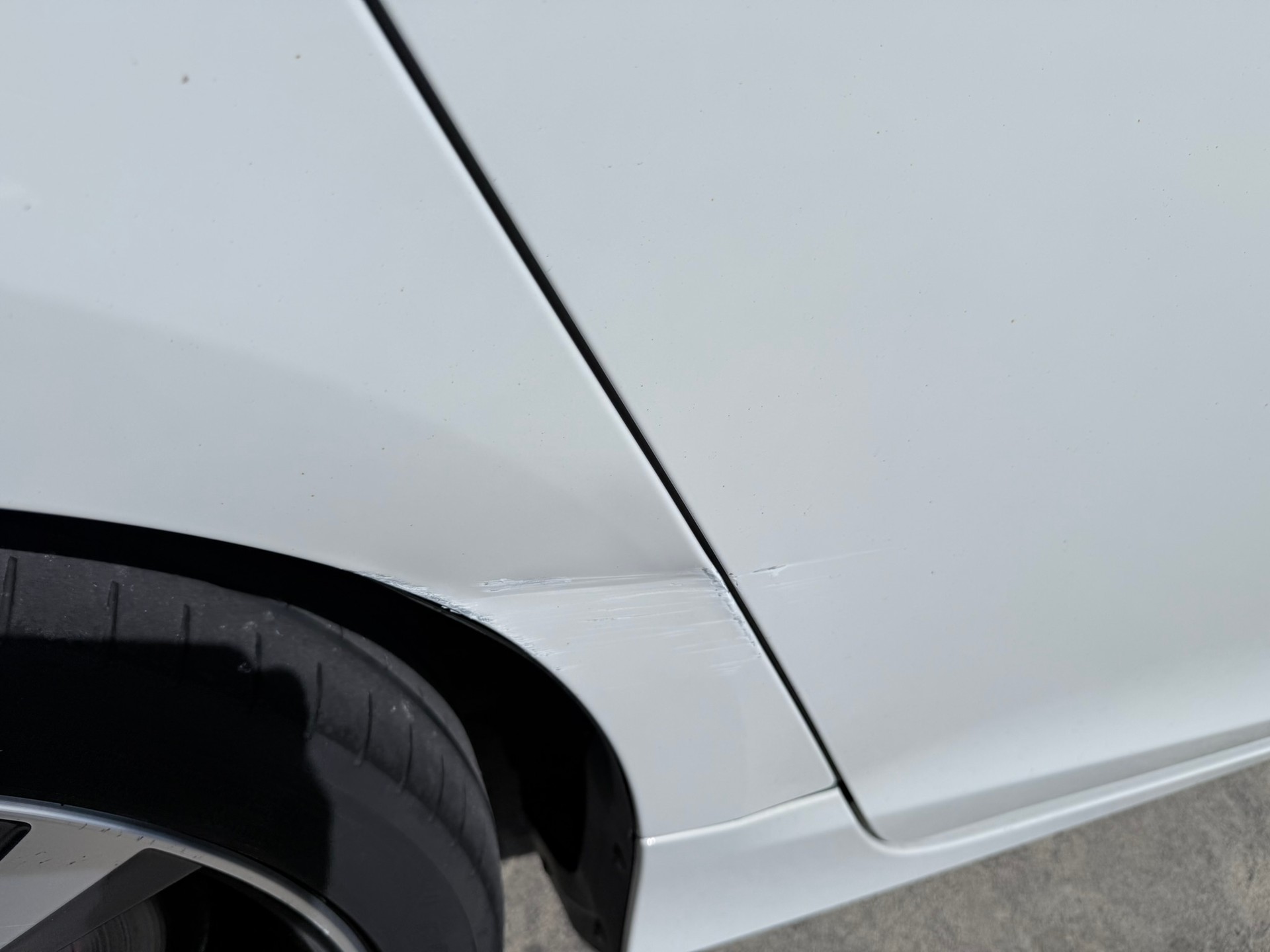 VOLVO V60 T6 Momentum R-Design Geartronic-image-28