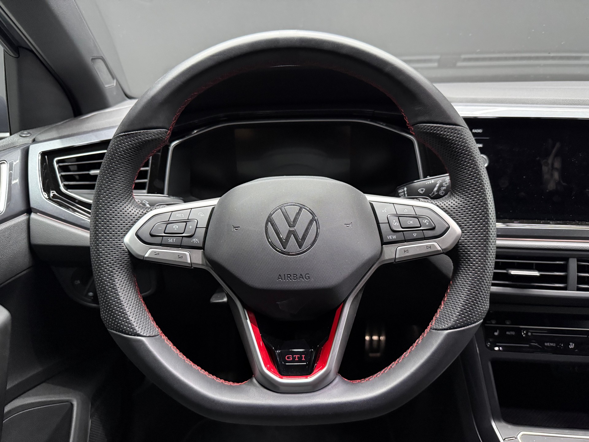 VW Polo 2.0 TSI GTI DSG-image-15