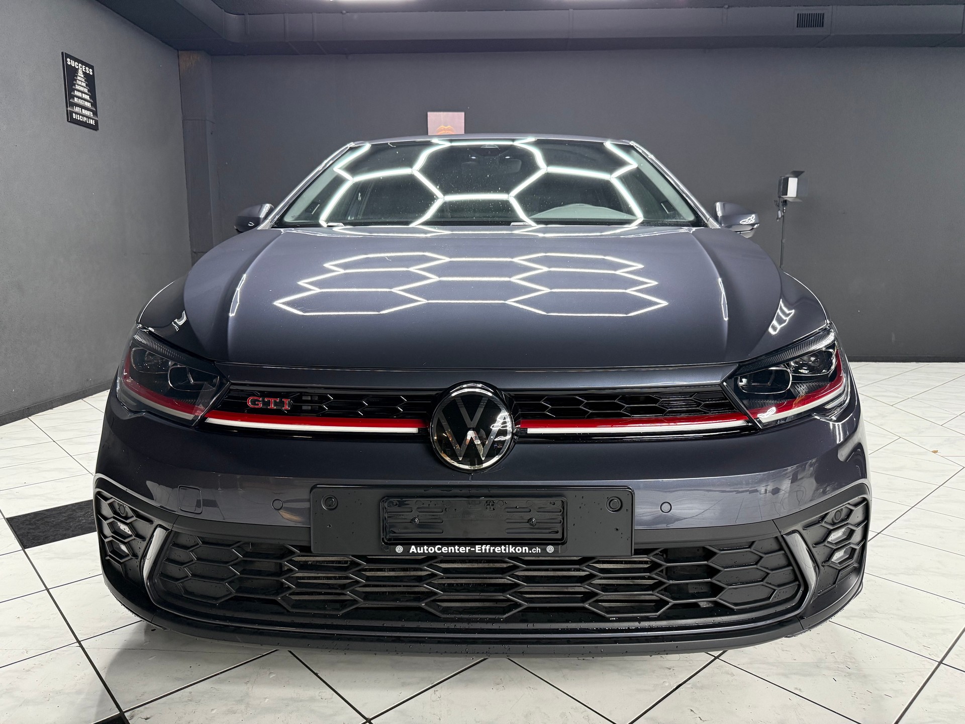 VW Polo 2.0 TSI GTI DSG-image-2