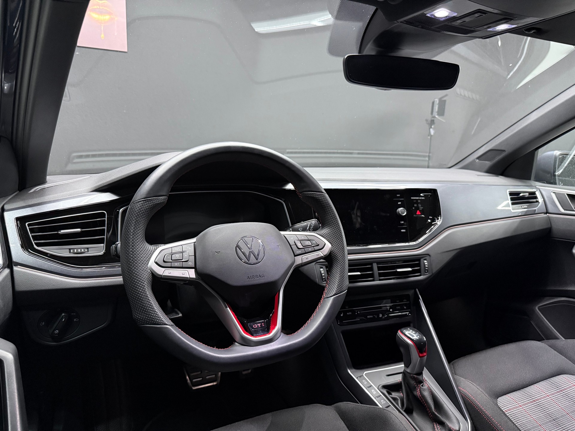 VW Polo 2.0 TSI GTI DSG-image-14