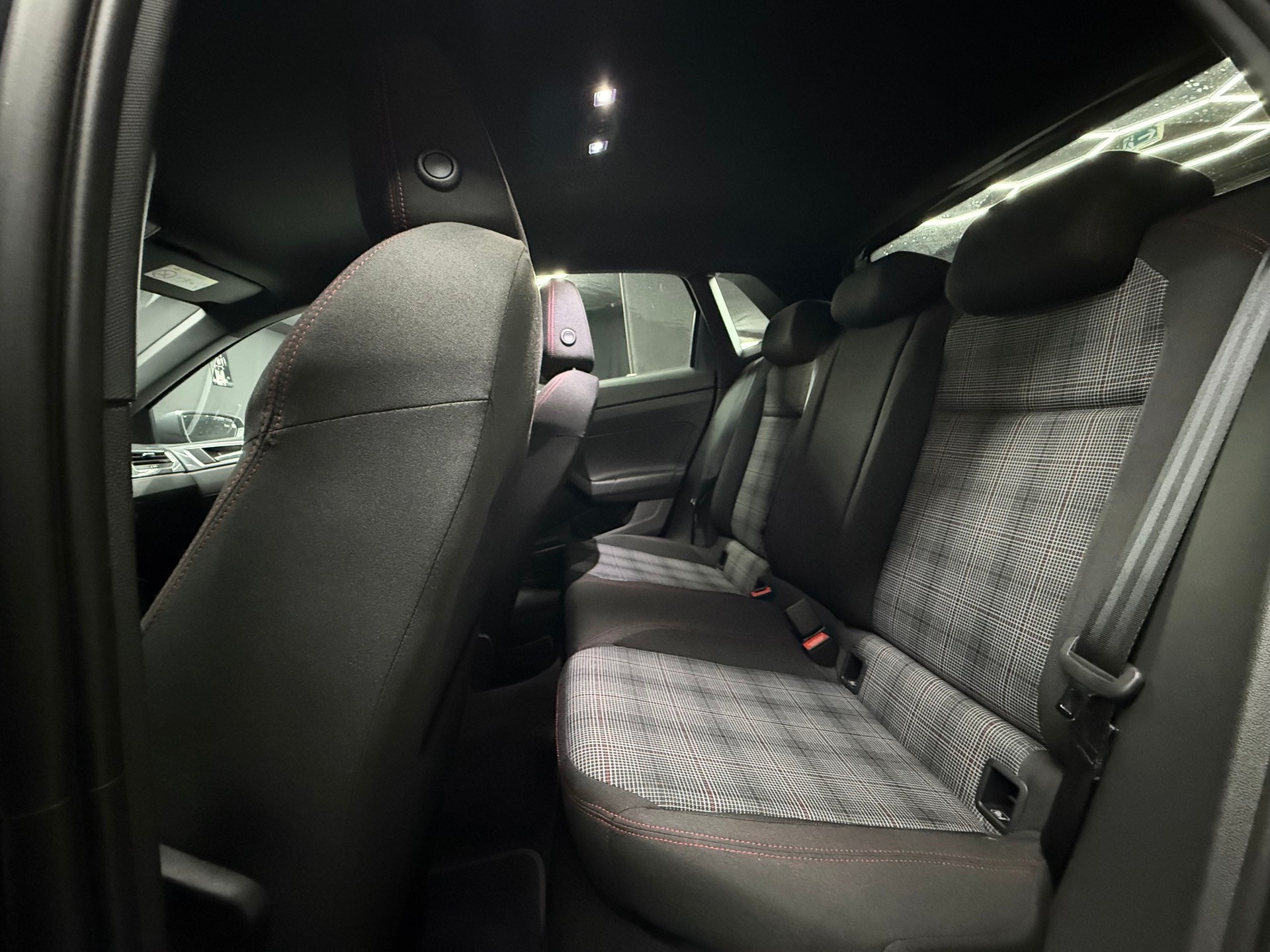 VW Polo 2.0 TSI GTI DSG-image-9