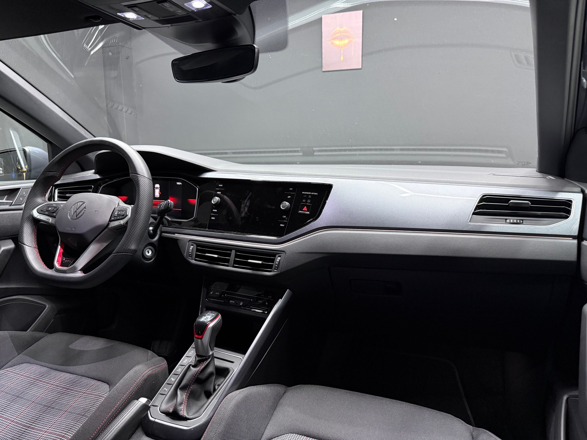 VW Polo 2.0 TSI GTI DSG-image-12