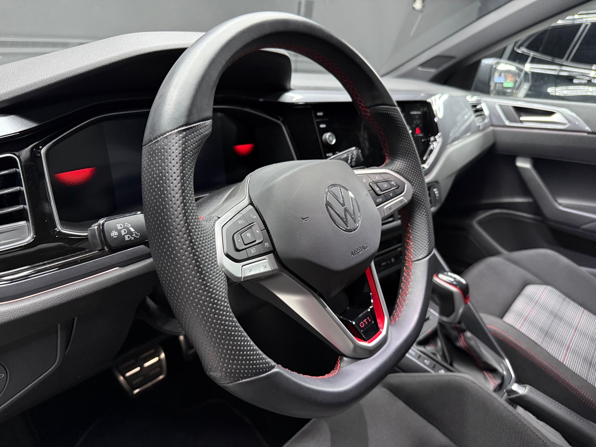 VW Polo 2.0 TSI GTI DSG-image-20