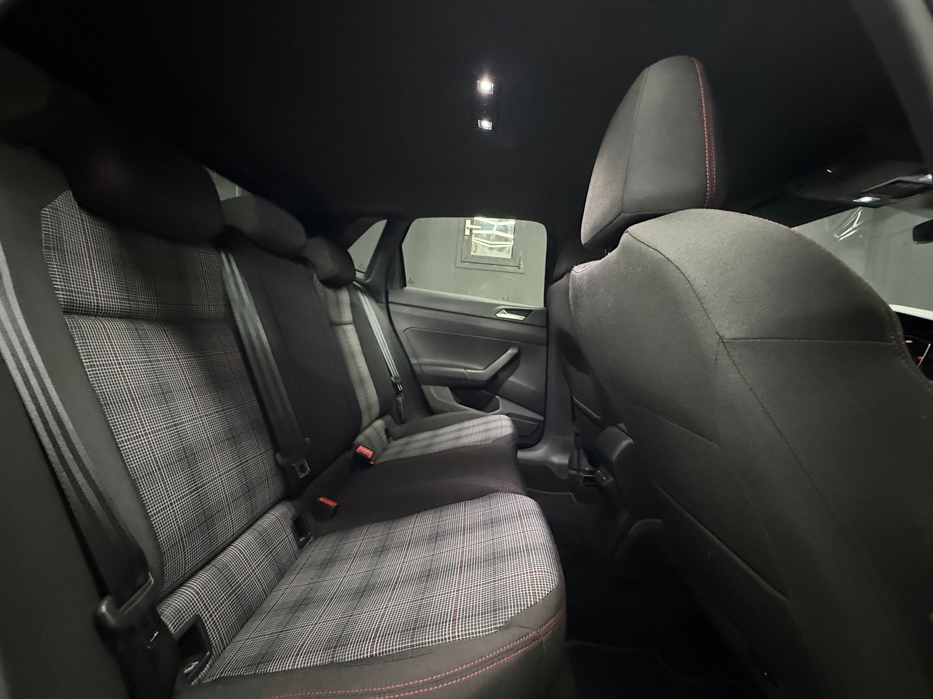 VW Polo 2.0 TSI GTI DSG-image-11
