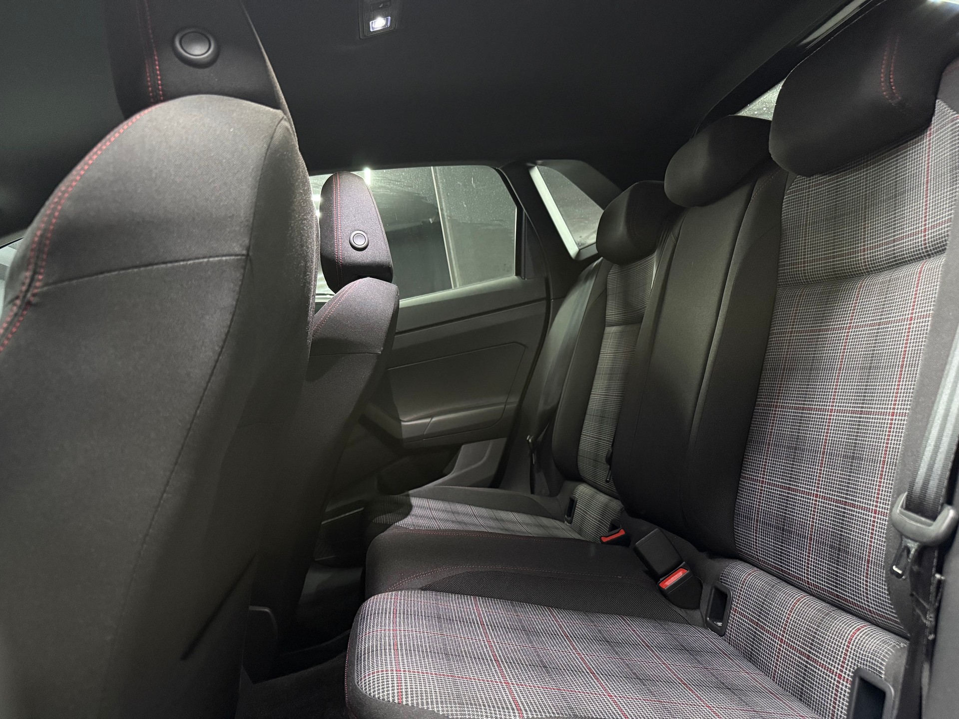 VW Polo 2.0 TSI GTI DSG-image-8