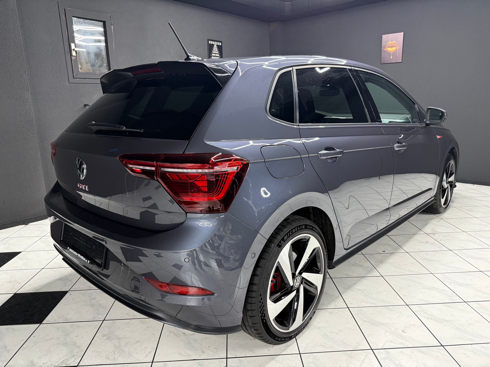 VW Polo 2.0 TSI GTI DSG-image-5