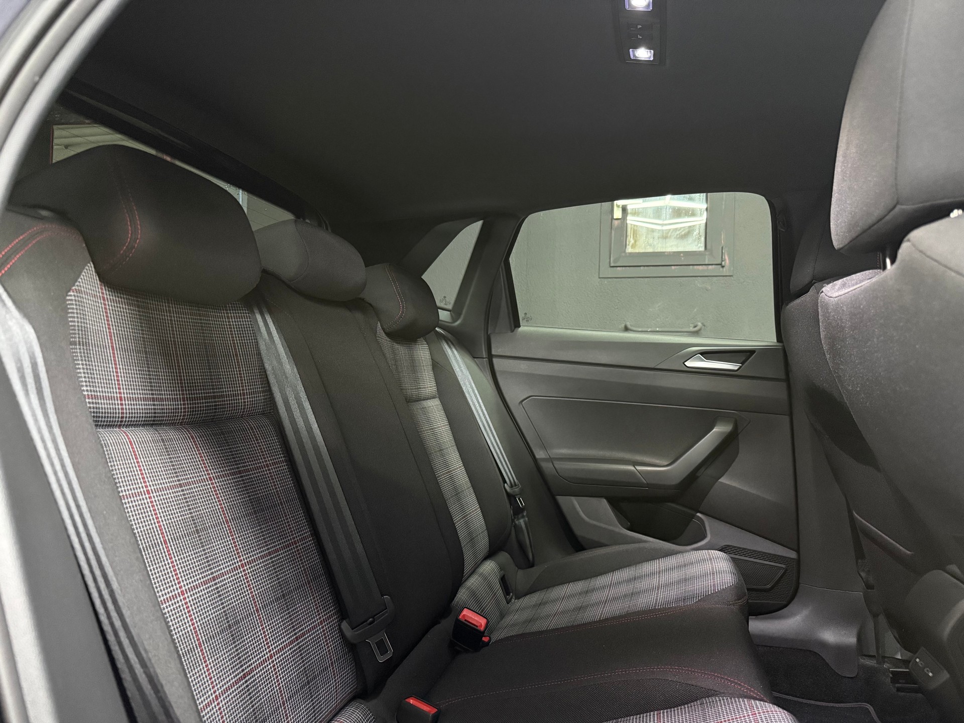 VW Polo 2.0 TSI GTI DSG-image-10