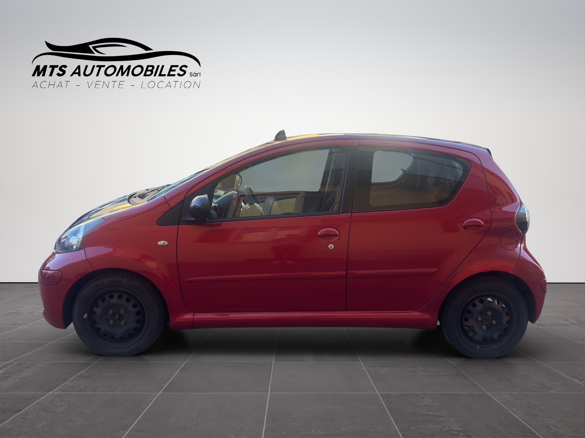 TOYOTA Aygo 1.0-image-2