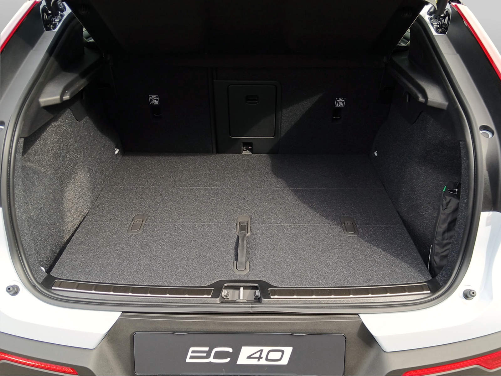 VOLVO EC40 Twin Ultra AWD-image-9