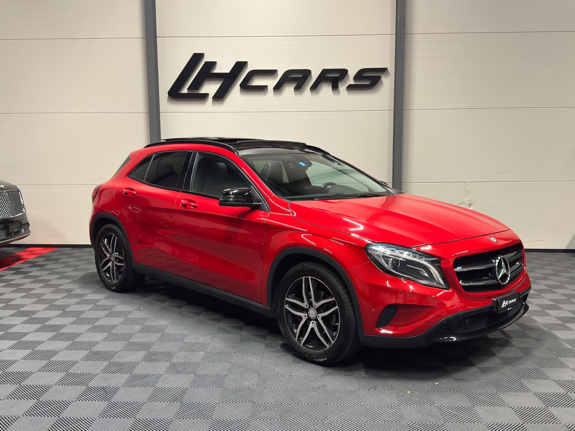 MERCEDES-BENZ GLA 200 Urban-image-5
