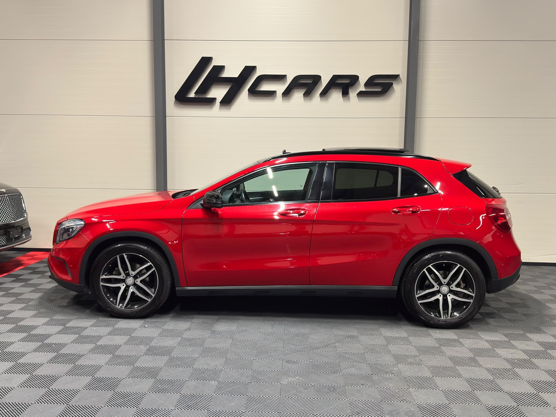 MERCEDES-BENZ GLA 200 Urban-image-1