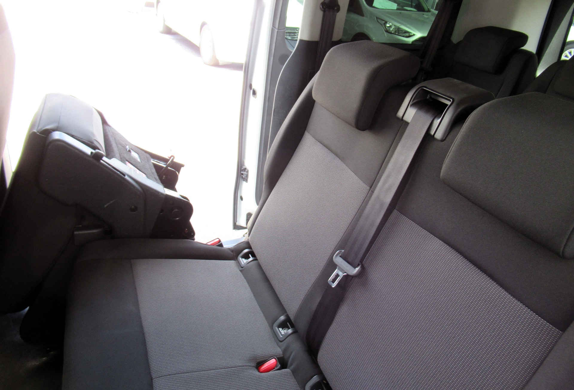 PEUGEOT Traveller 2.0 BlueHDi Business Standard EAT8-image-7