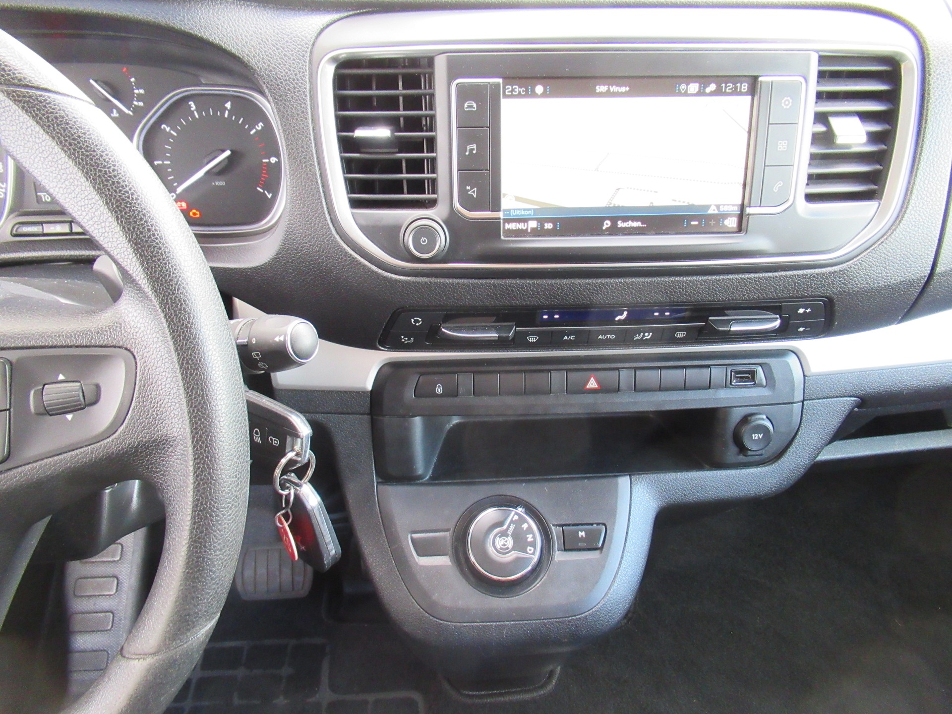 PEUGEOT Traveller 2.0 BlueHDi Business Standard EAT8-image-9