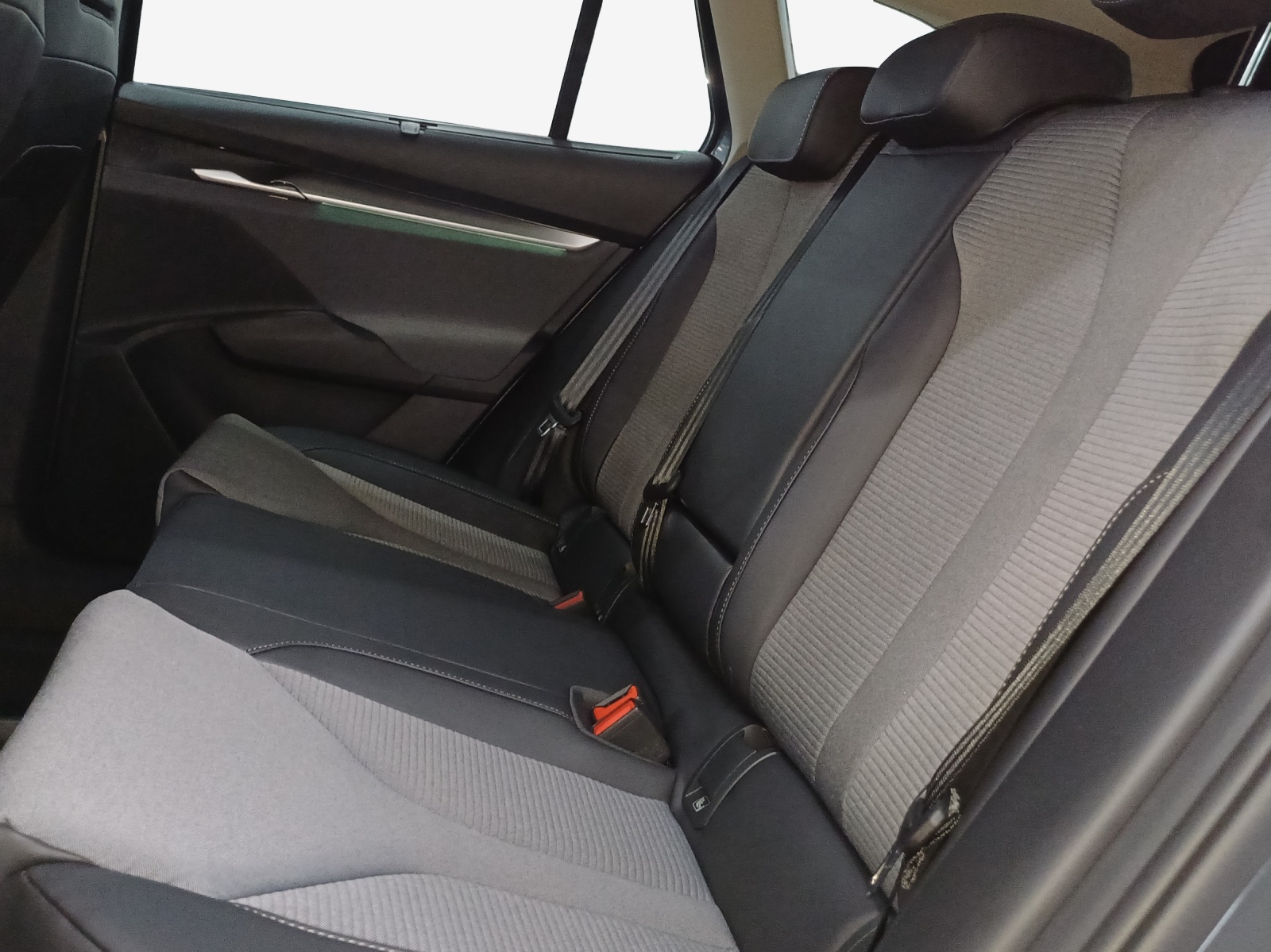 SKODA Enyaq 85x Dynamic 4x4-image-11