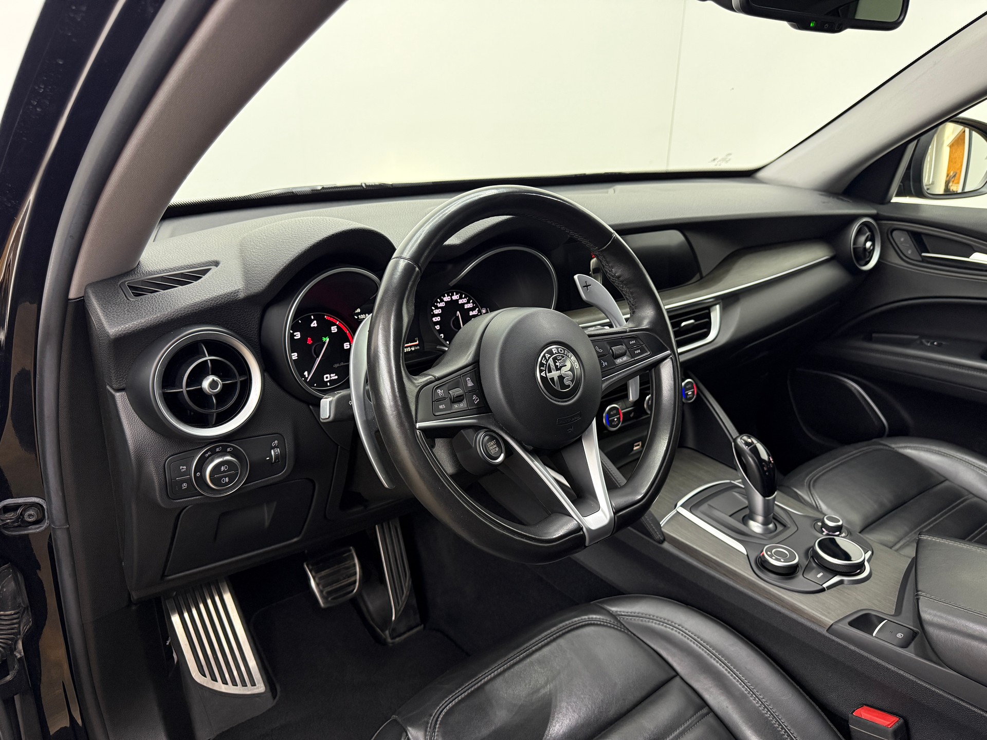 ALFA ROMEO Stelvio 2.2 JTDM Executive Q4 Automatic-image-24