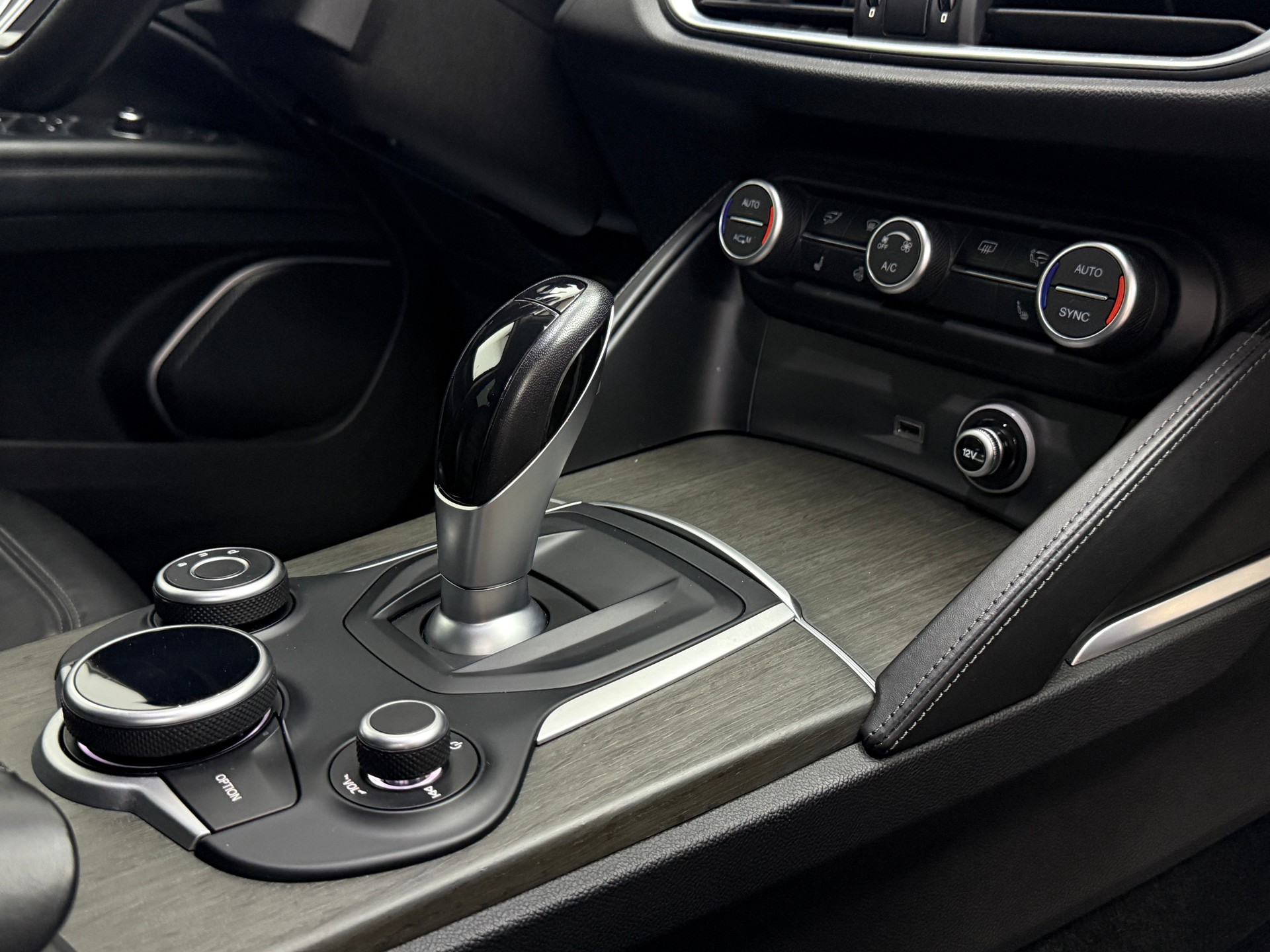 ALFA ROMEO Stelvio 2.2 JTDM Executive Q4 Automatic-image-27