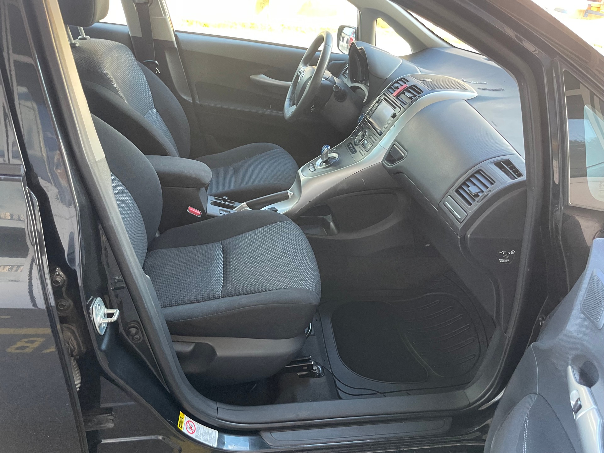 TOYOTA Auris 1.8 16V HSD Linea Sol-image-12