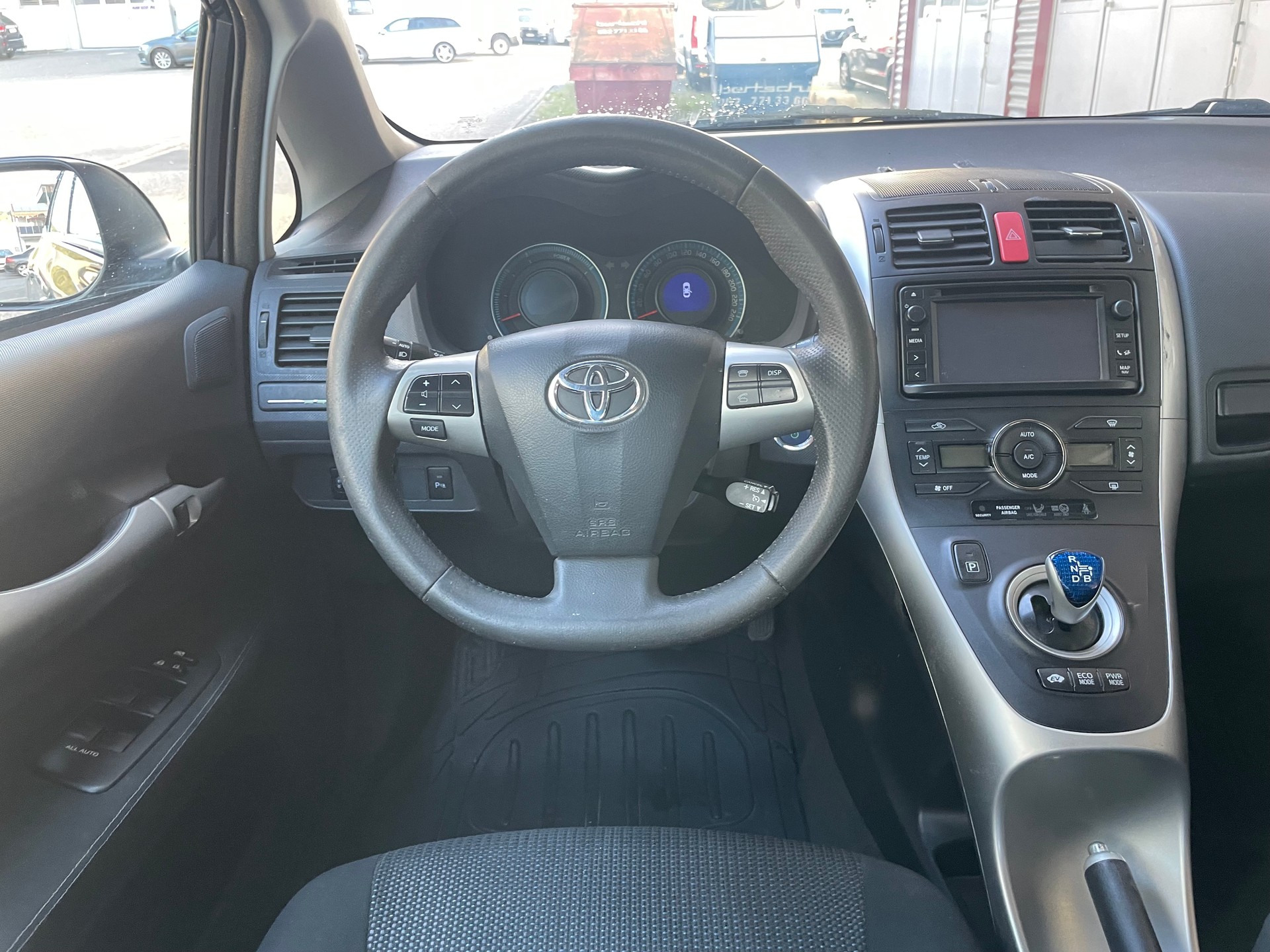 TOYOTA Auris 1.8 16V HSD Linea Sol-image-10