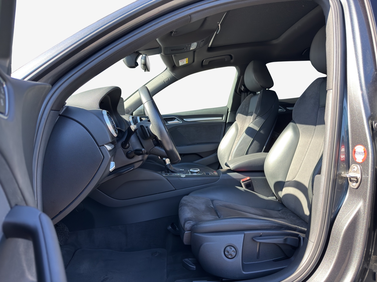 AUDI A3 Sportback 1.4 e-tron Sport S-tronic-image-8