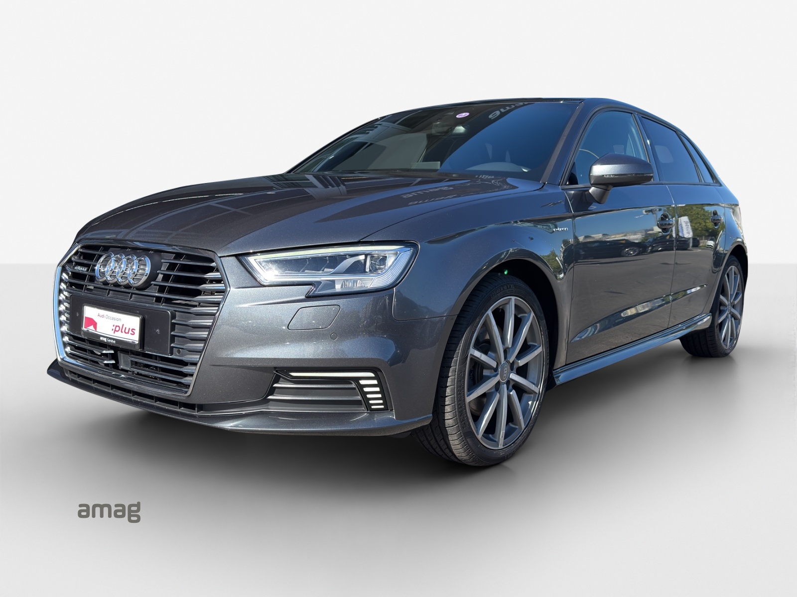 AUDI A3 Sportback 1.4 e-tron Sport S-tronic-image-0