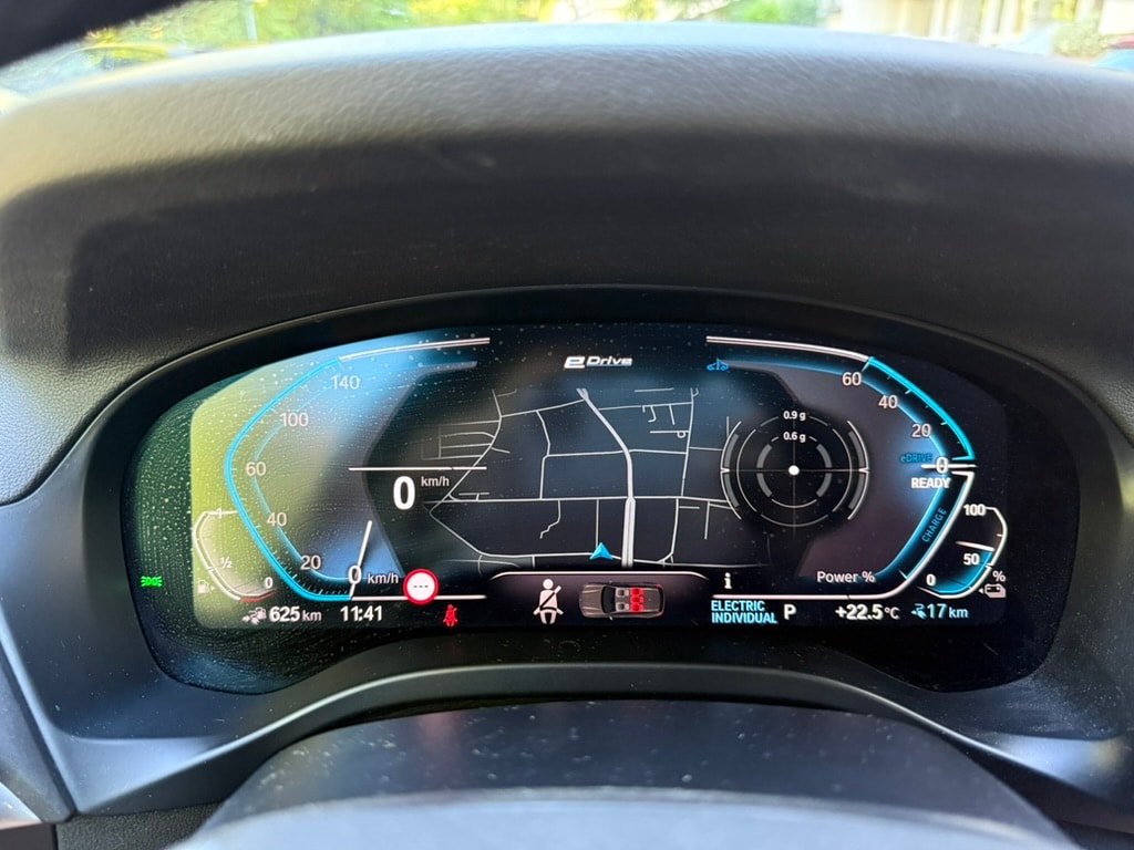 BMW xDrive30e-image-8
