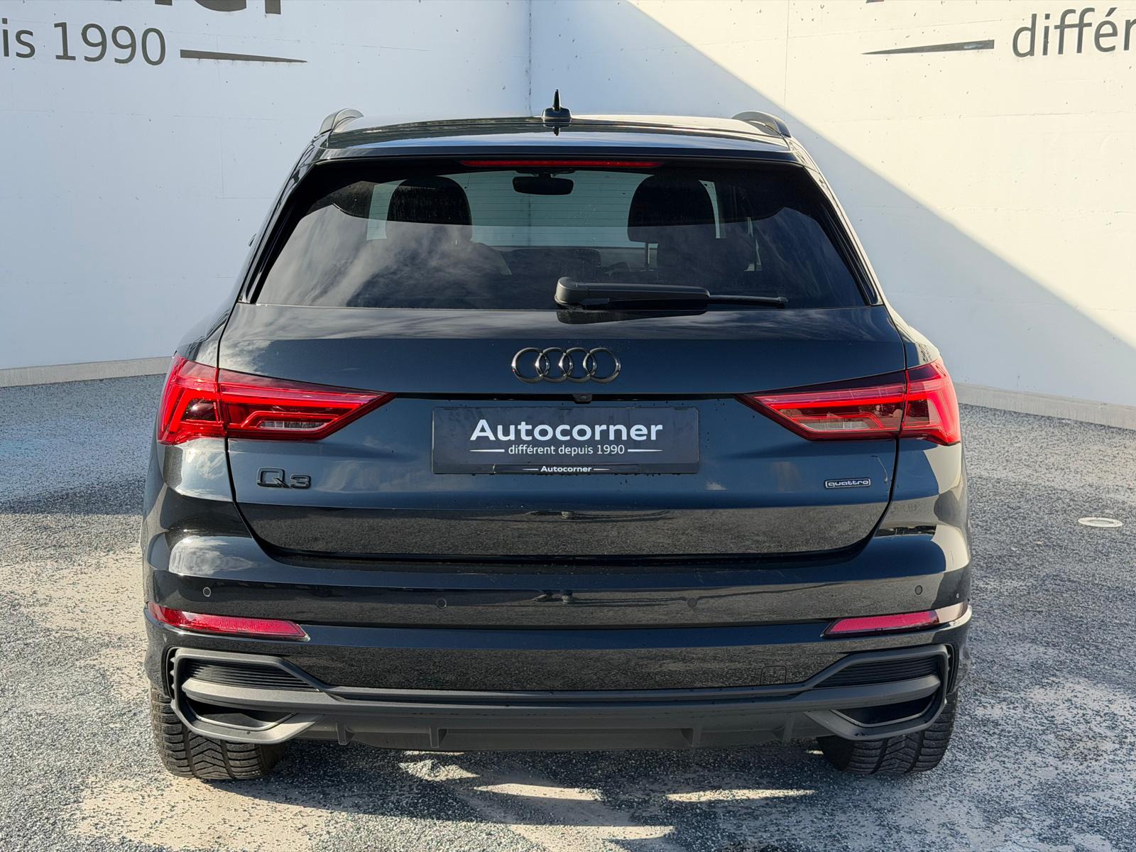 AUDI Q3 40 TFSI S line quattro S-tronic-image-3
