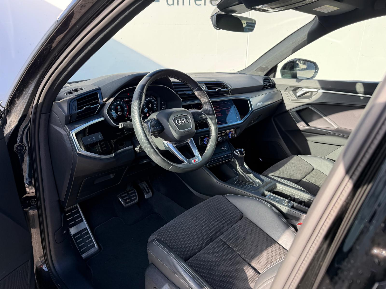 AUDI Q3 40 TFSI S line quattro S-tronic-image-7
