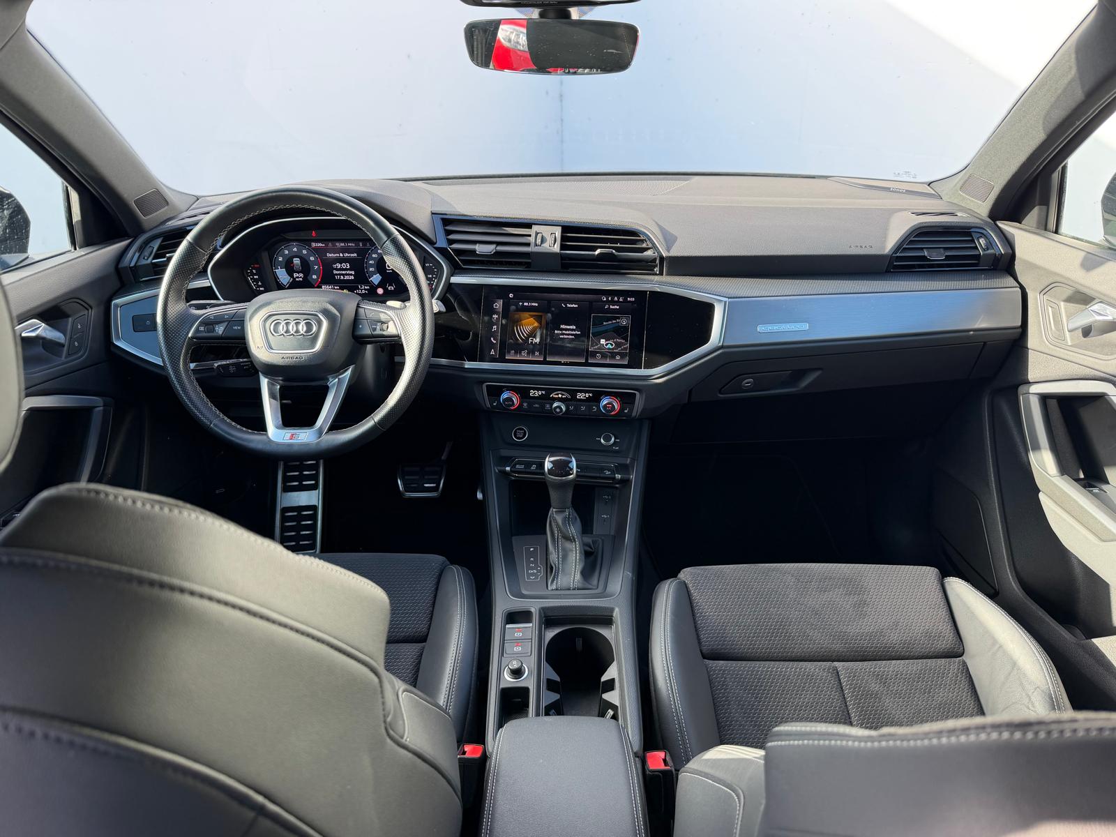 AUDI Q3 40 TFSI S line quattro S-tronic-image-8