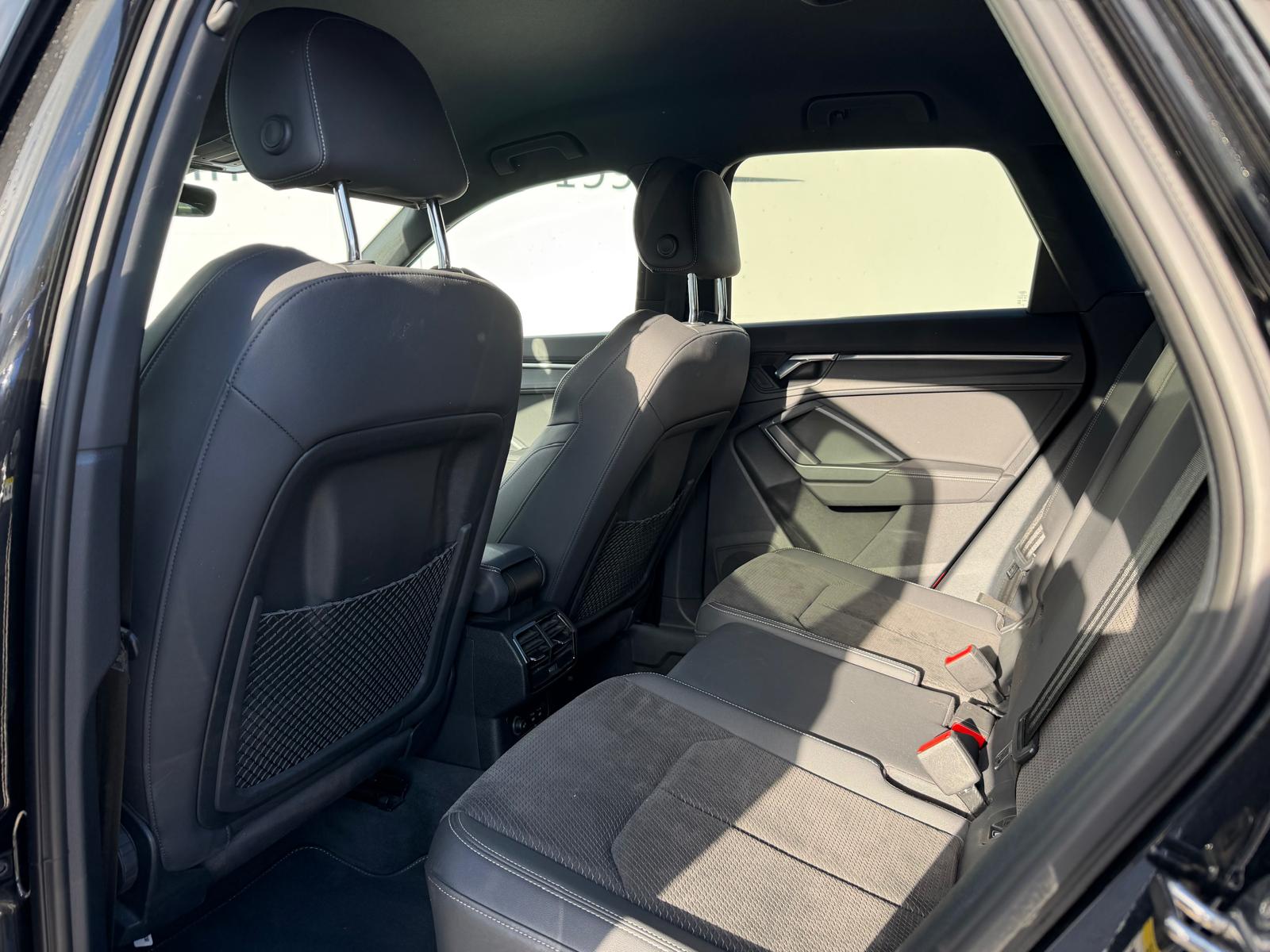 AUDI Q3 40 TFSI S line quattro S-tronic-image-10