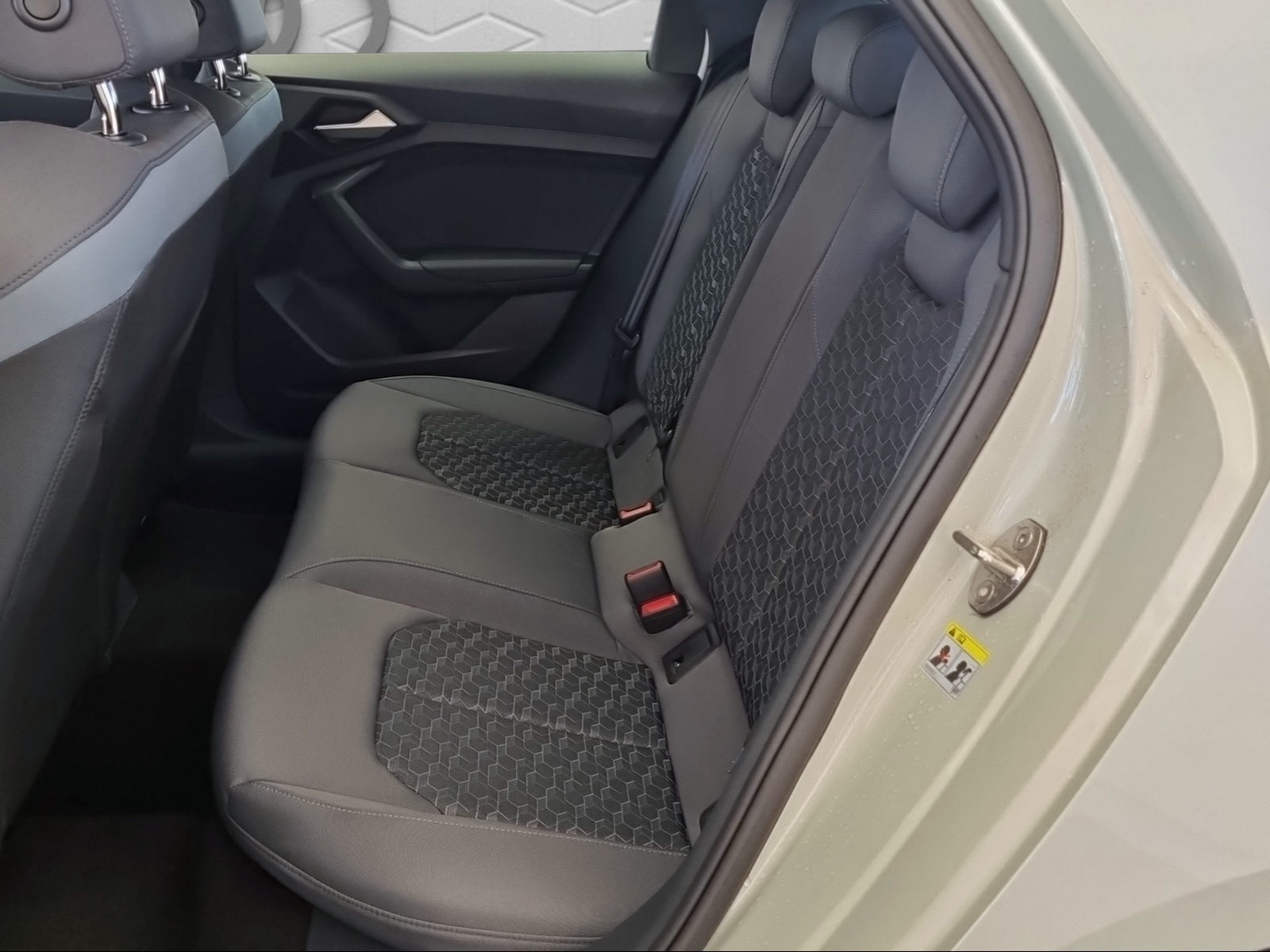 AUDI A1 Sportback 30 TFSI Attraction S-tronic-image-12