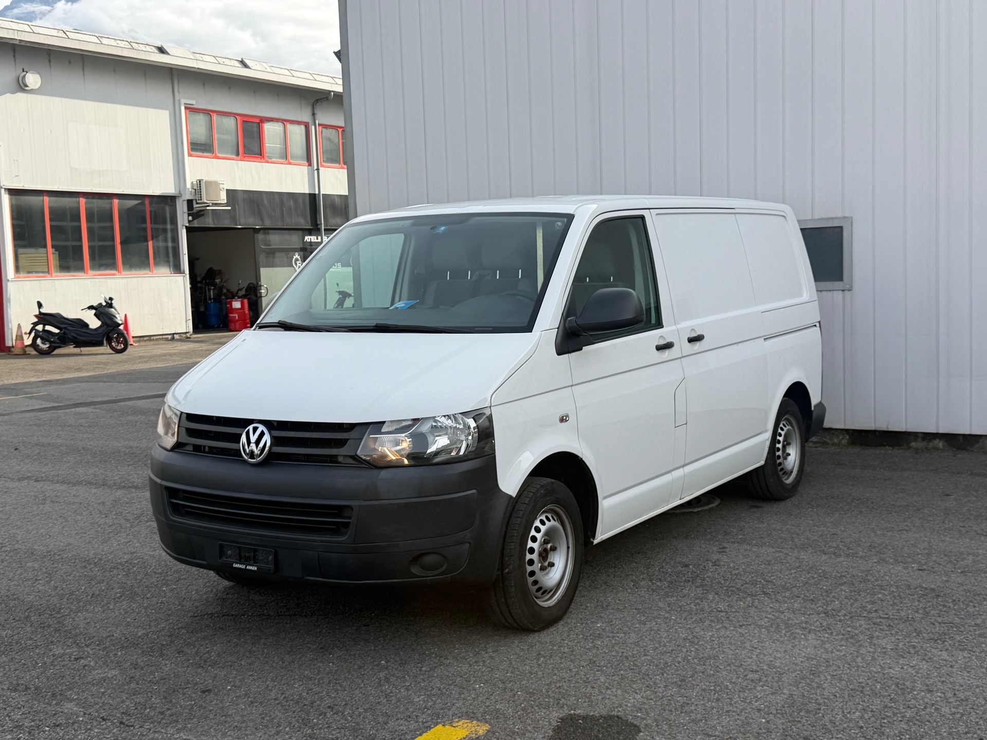 VW T5 2.0 TDI Entry-image-0