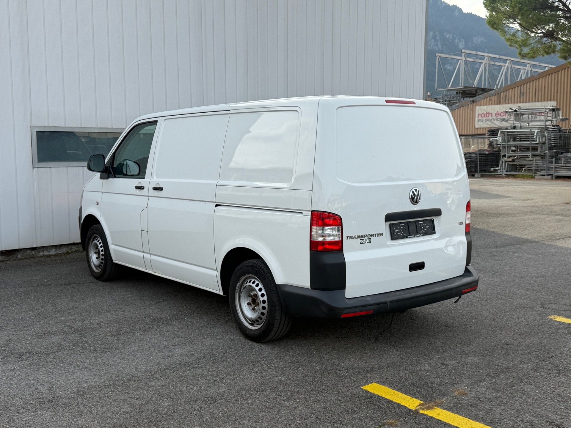 VW T5 2.0 TDI Entry-image-4
