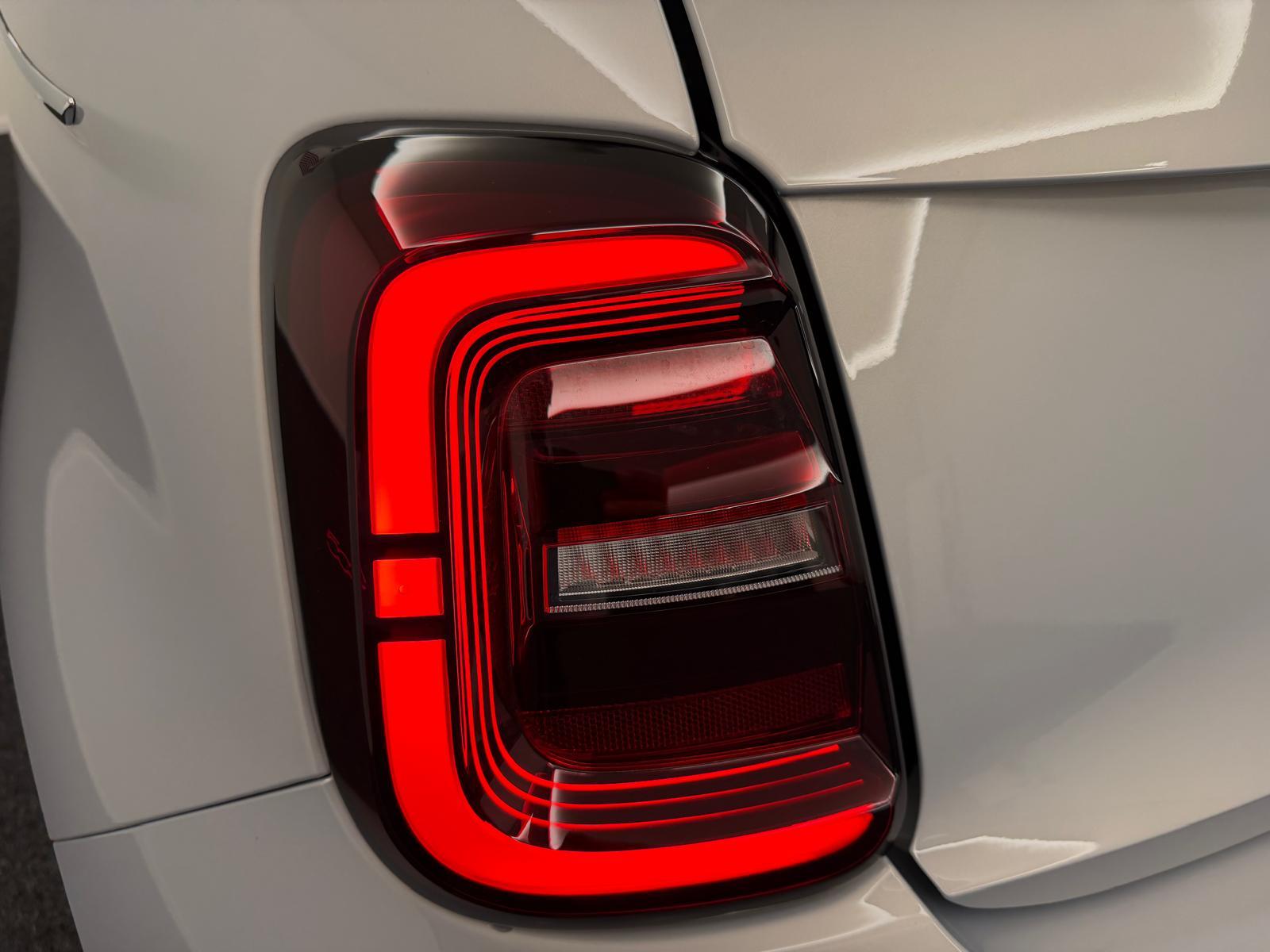 FIAT 500 La Prima-image-8