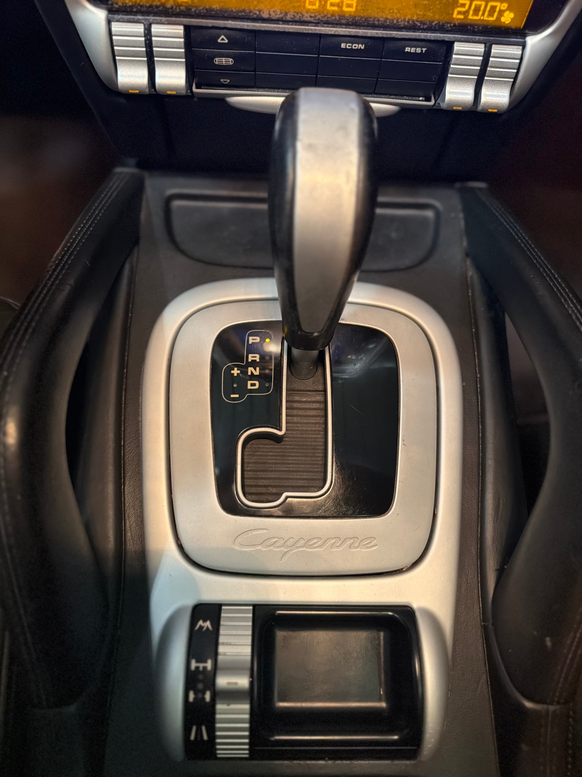 PORSCHE Cayenne S-image-11