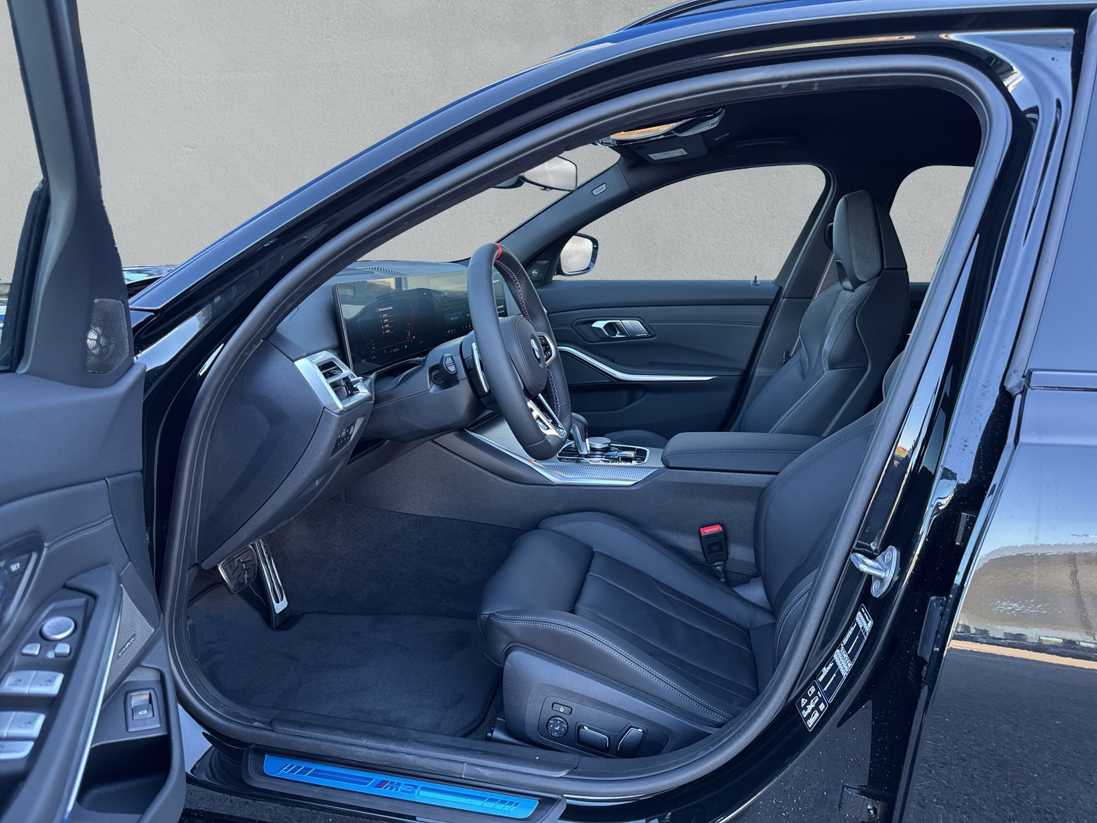 BMW M3 Touring xDrive Competition M-image-11