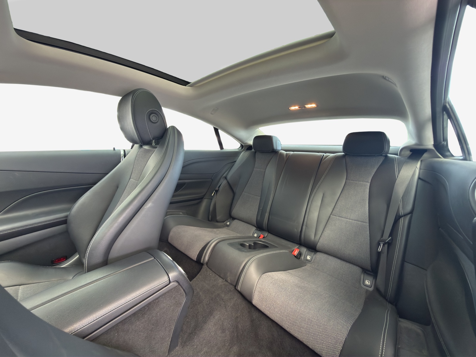 MERCEDES-BENZ E 220 d Coupé Avantgarde 9G-Tronic-image-11