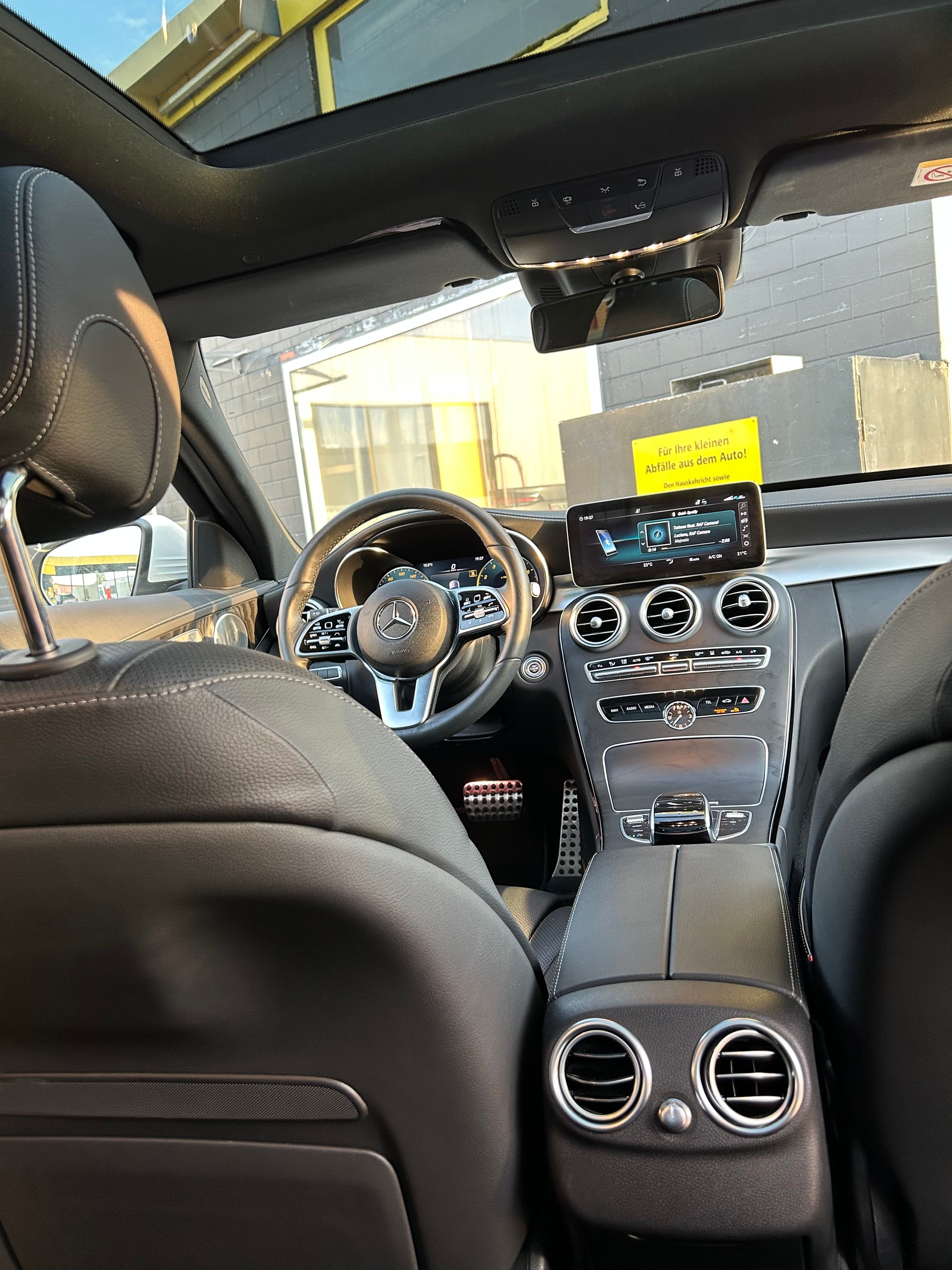 MERCEDES-BENZ C 400 AMG Line 4matic-image-4
