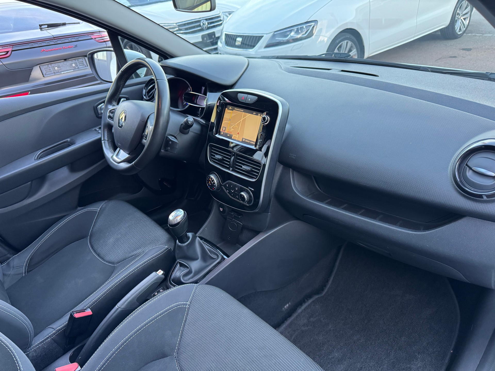 RENAULT Clio 1.5 dCi Business Line-image-12