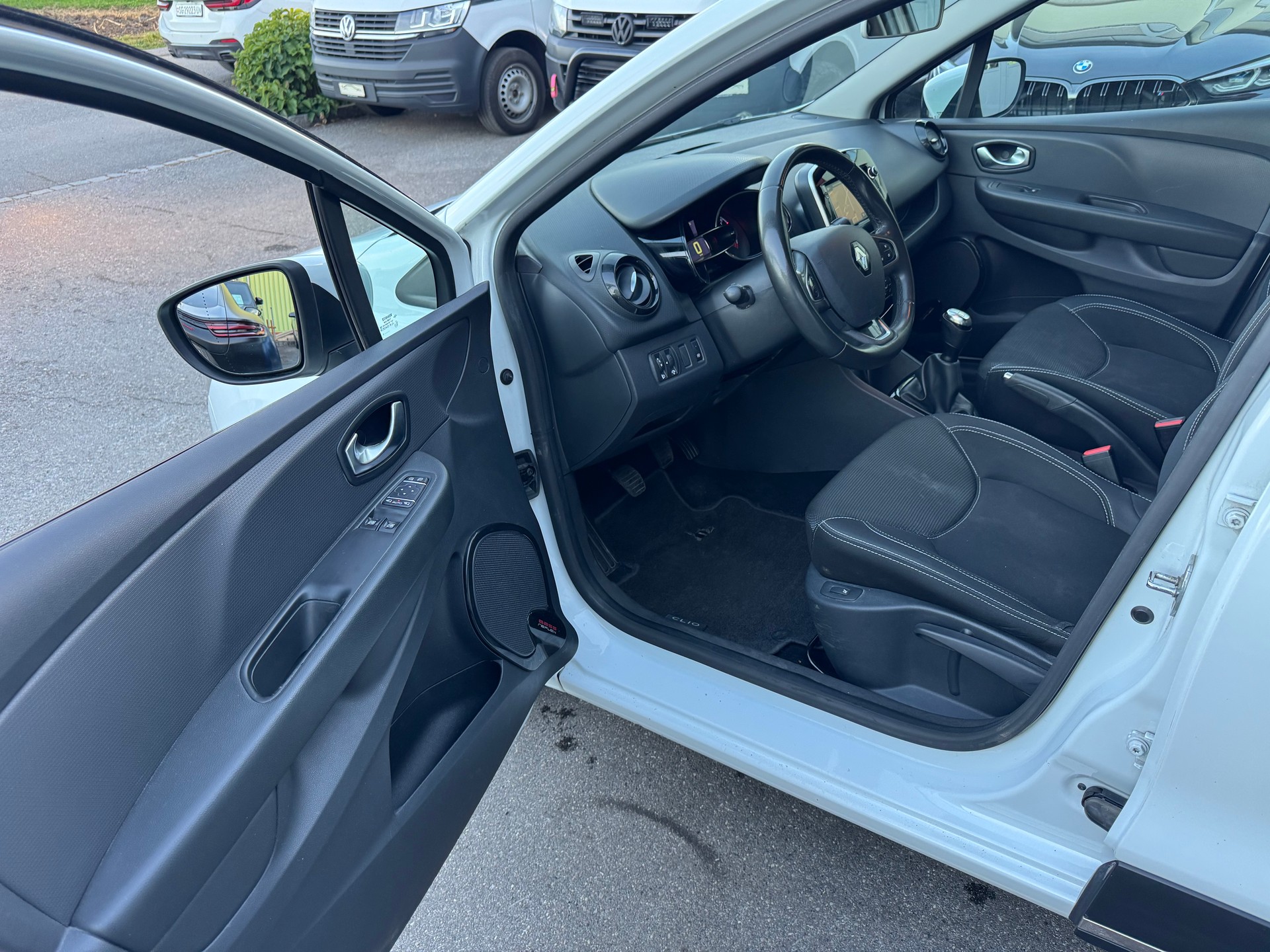 RENAULT Clio 1.5 dCi Business Line-image-22