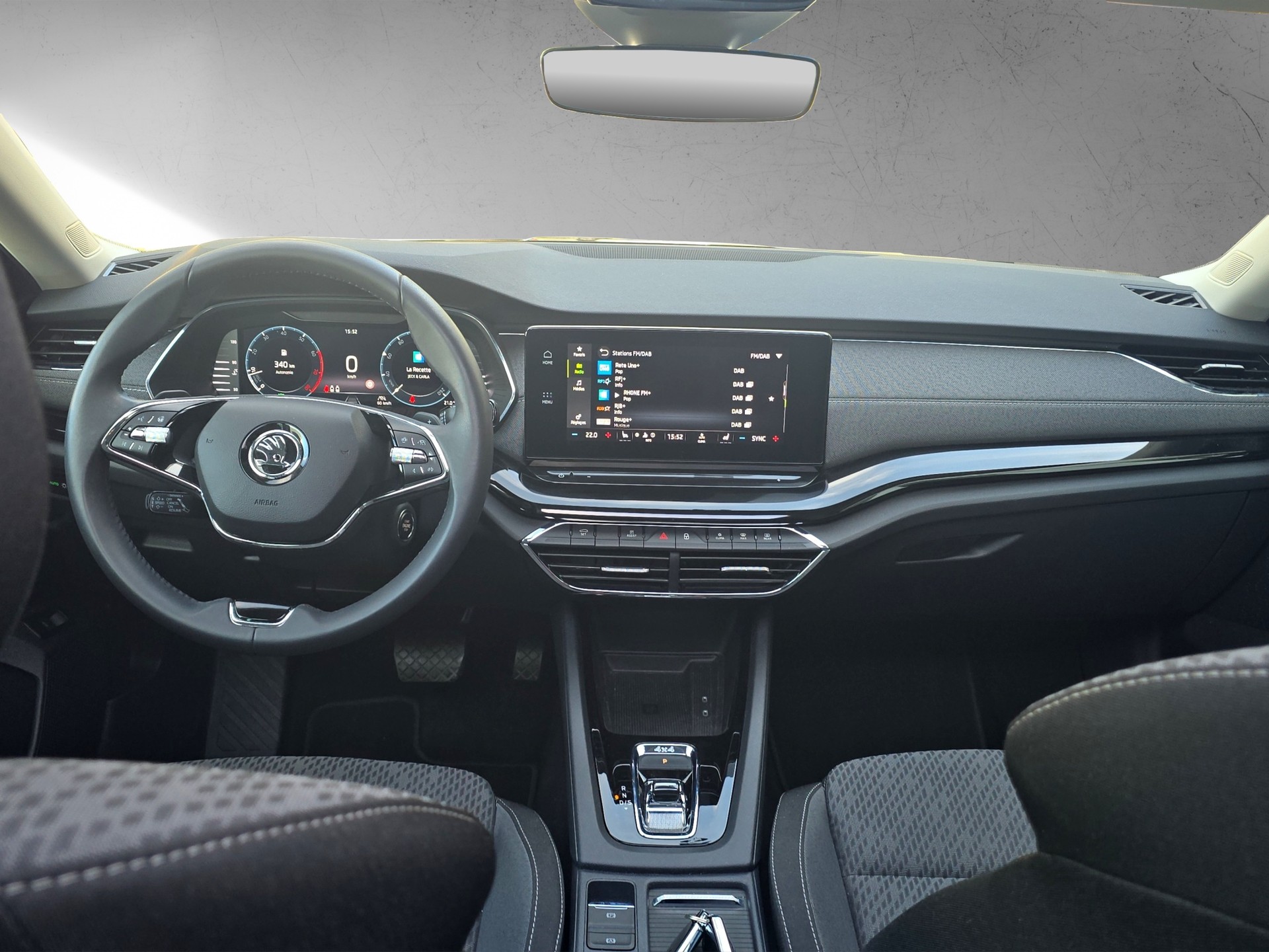 SKODA Octavia Combi 2.0 TSI Style DSG 4x4-image-10