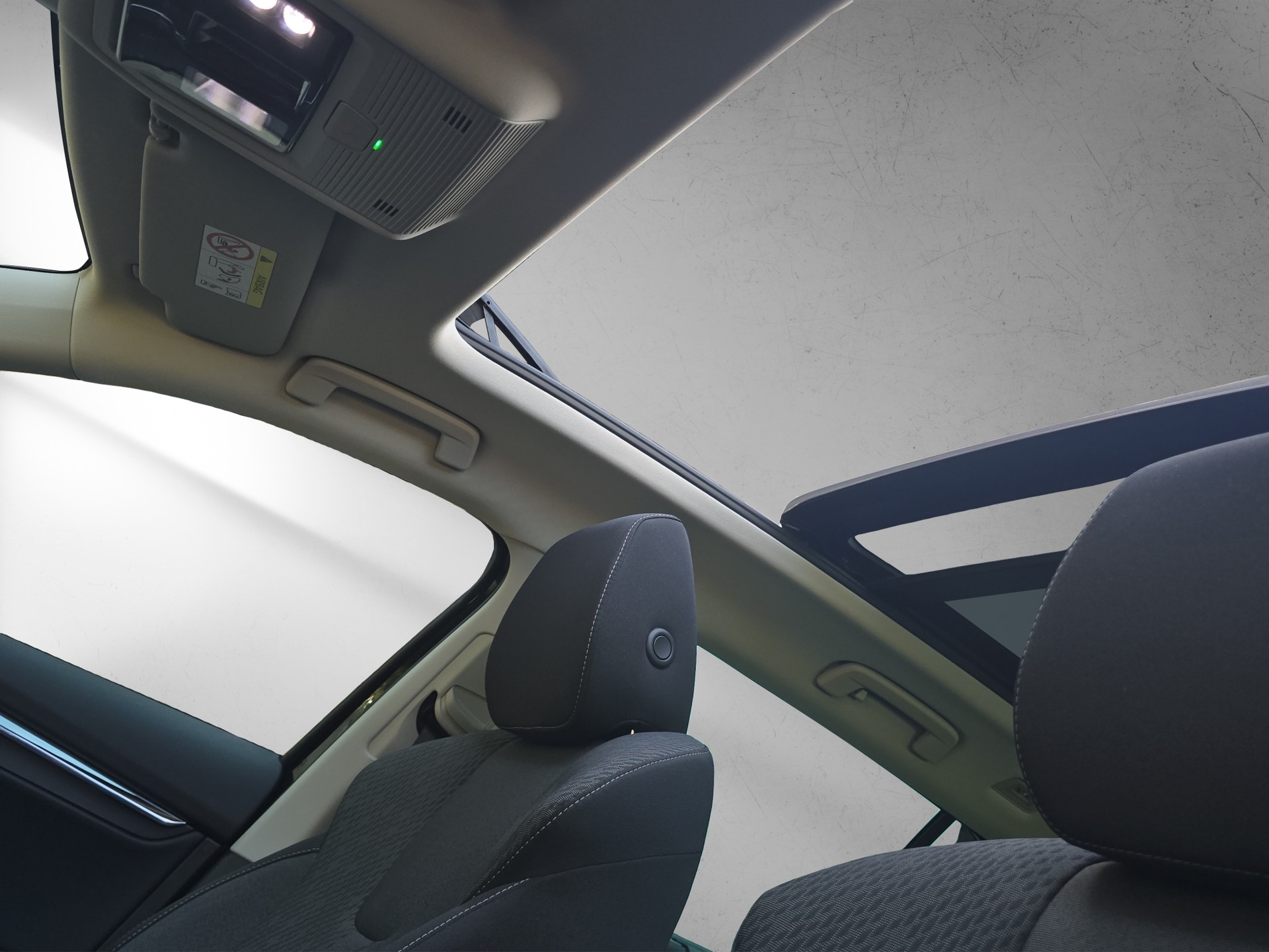 SKODA Octavia Combi 2.0 TSI Style DSG 4x4-image-15