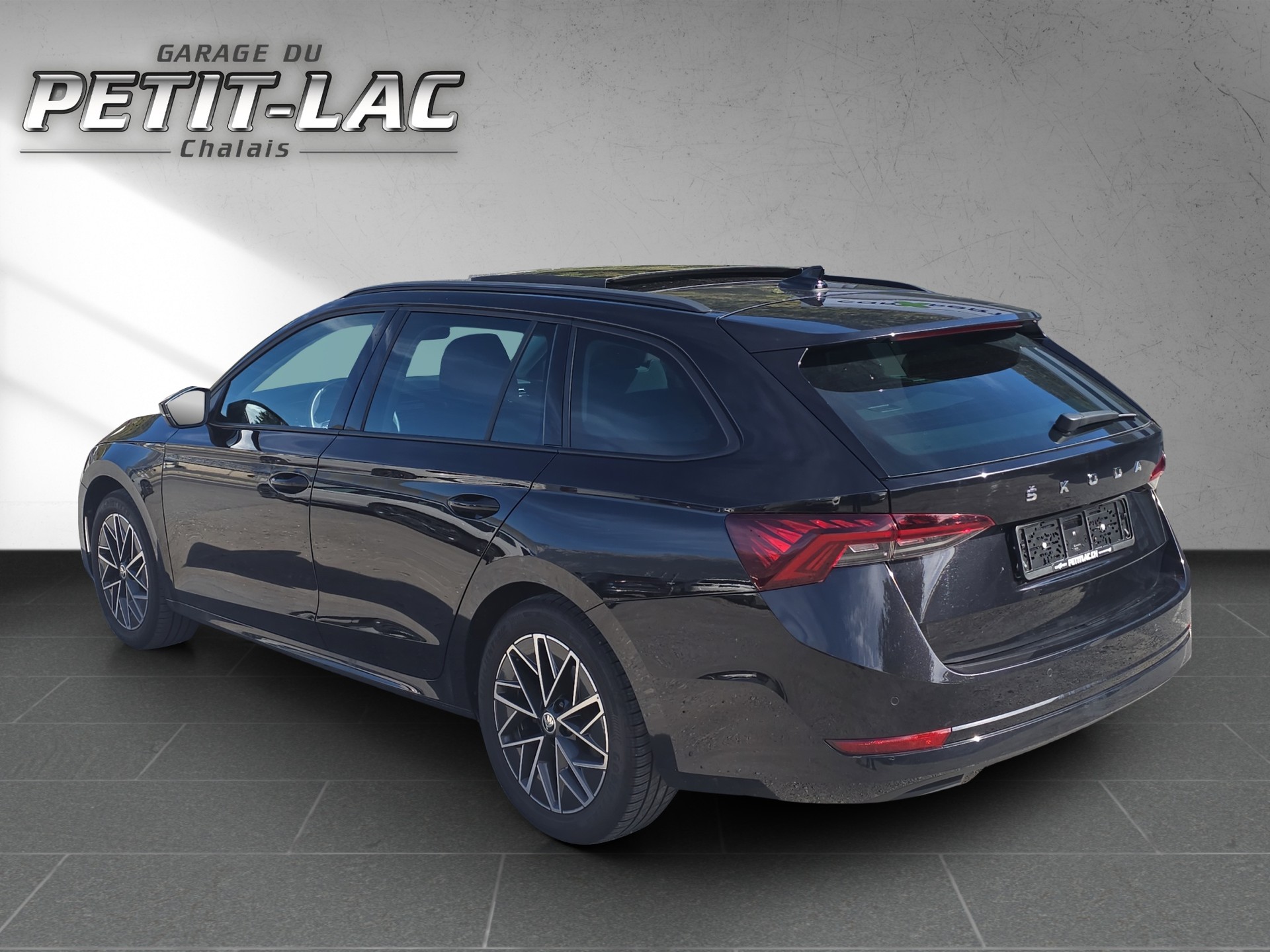 SKODA Octavia Combi 2.0 TSI Style DSG 4x4-image-5