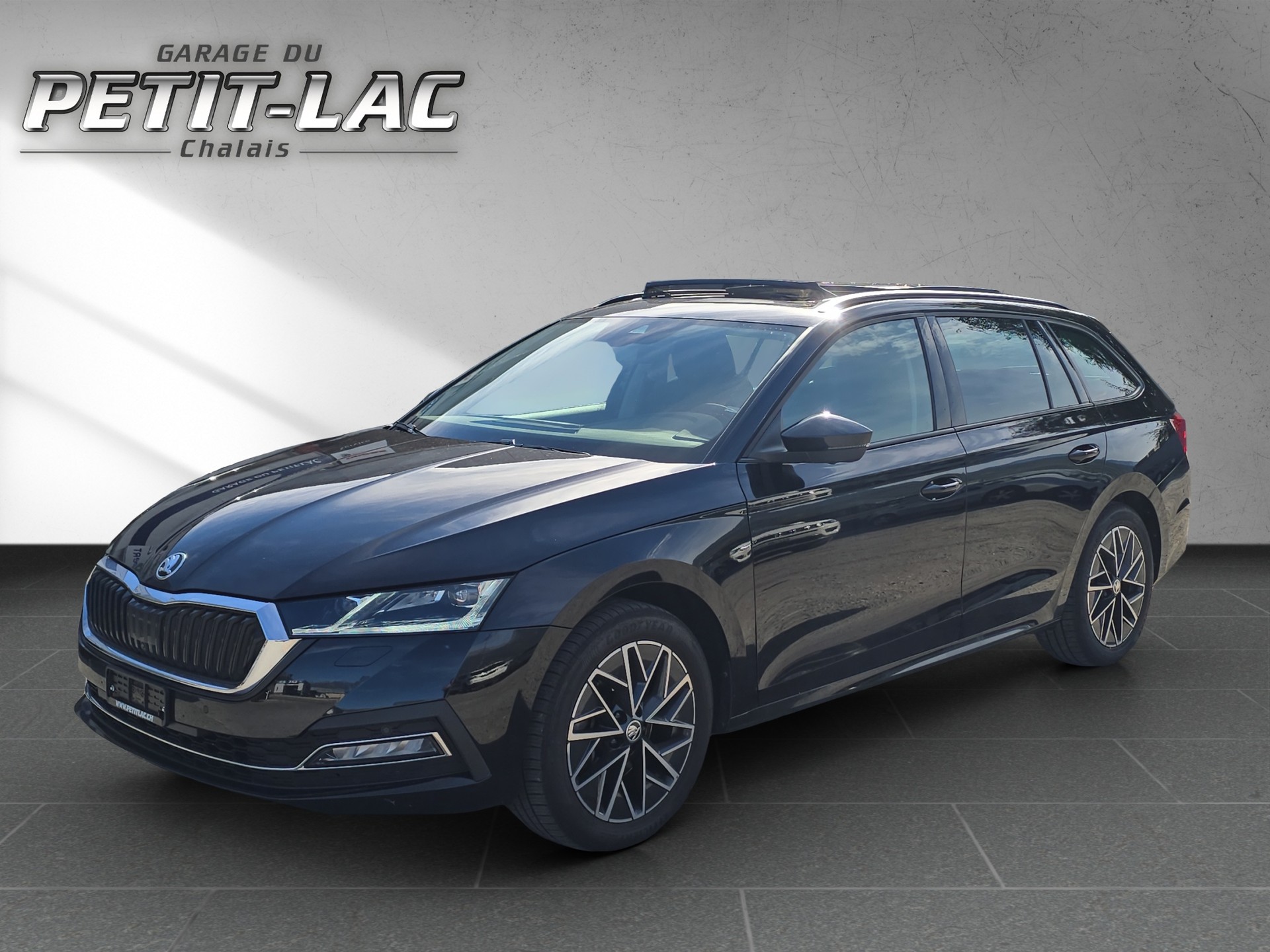 SKODA Octavia Combi 2.0 TSI Style DSG 4x4-image-7