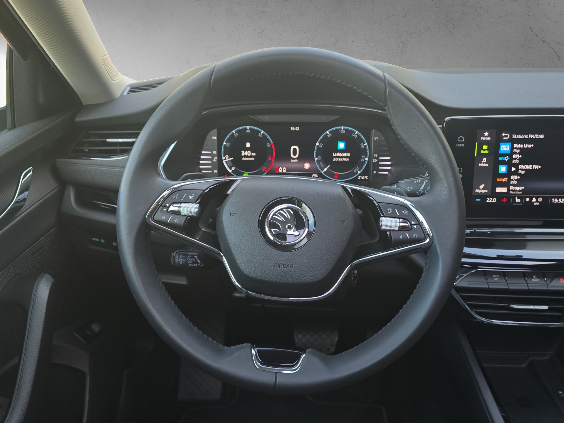SKODA Octavia Combi 2.0 TSI Style DSG 4x4-image-12