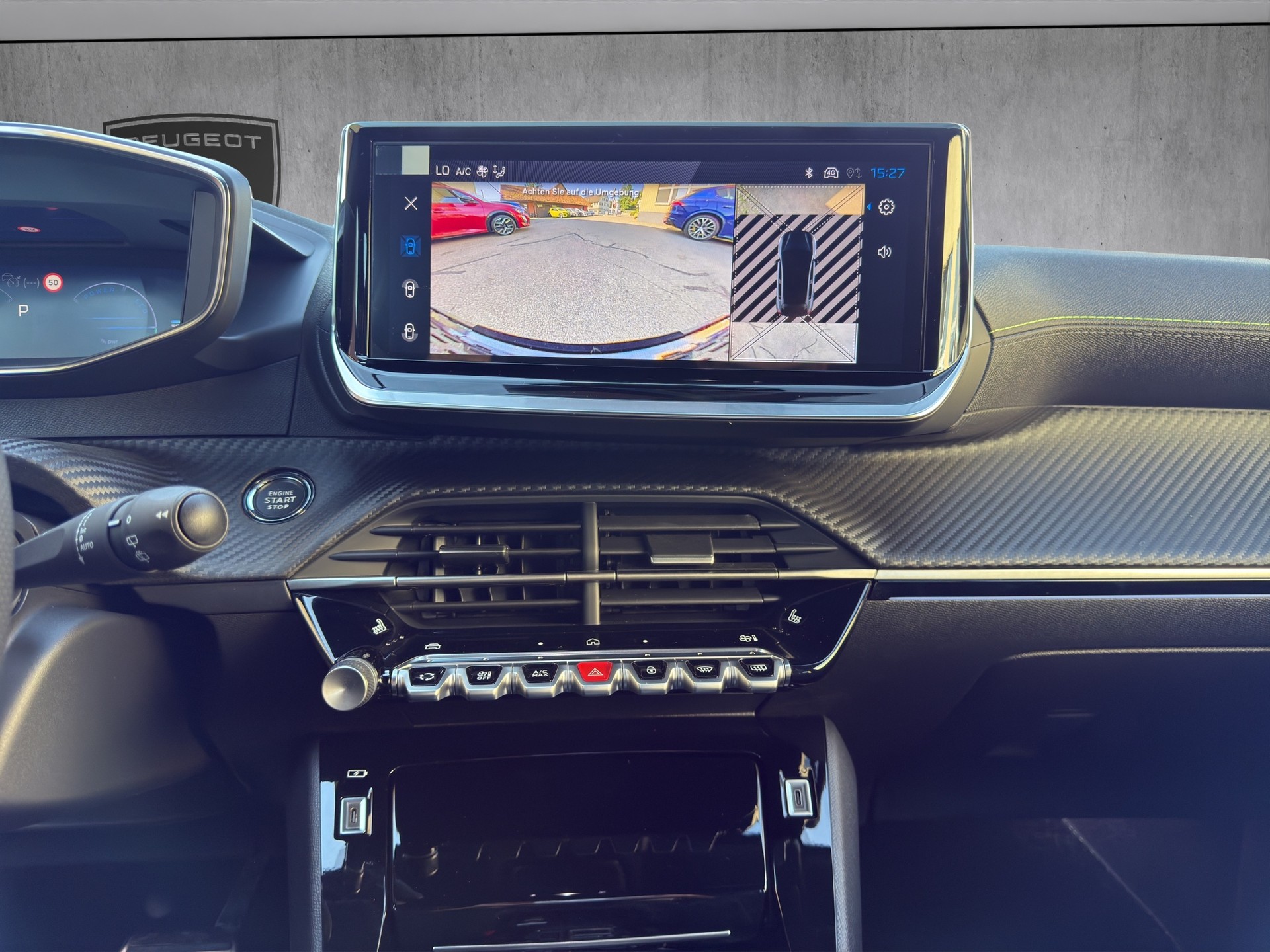 PEUGEOT 208 1.2 Hybrid 145 GT Exclusive-image-14