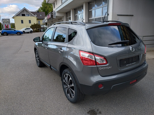 NISSAN Qashqai 2.0i 4WD 360-image-2