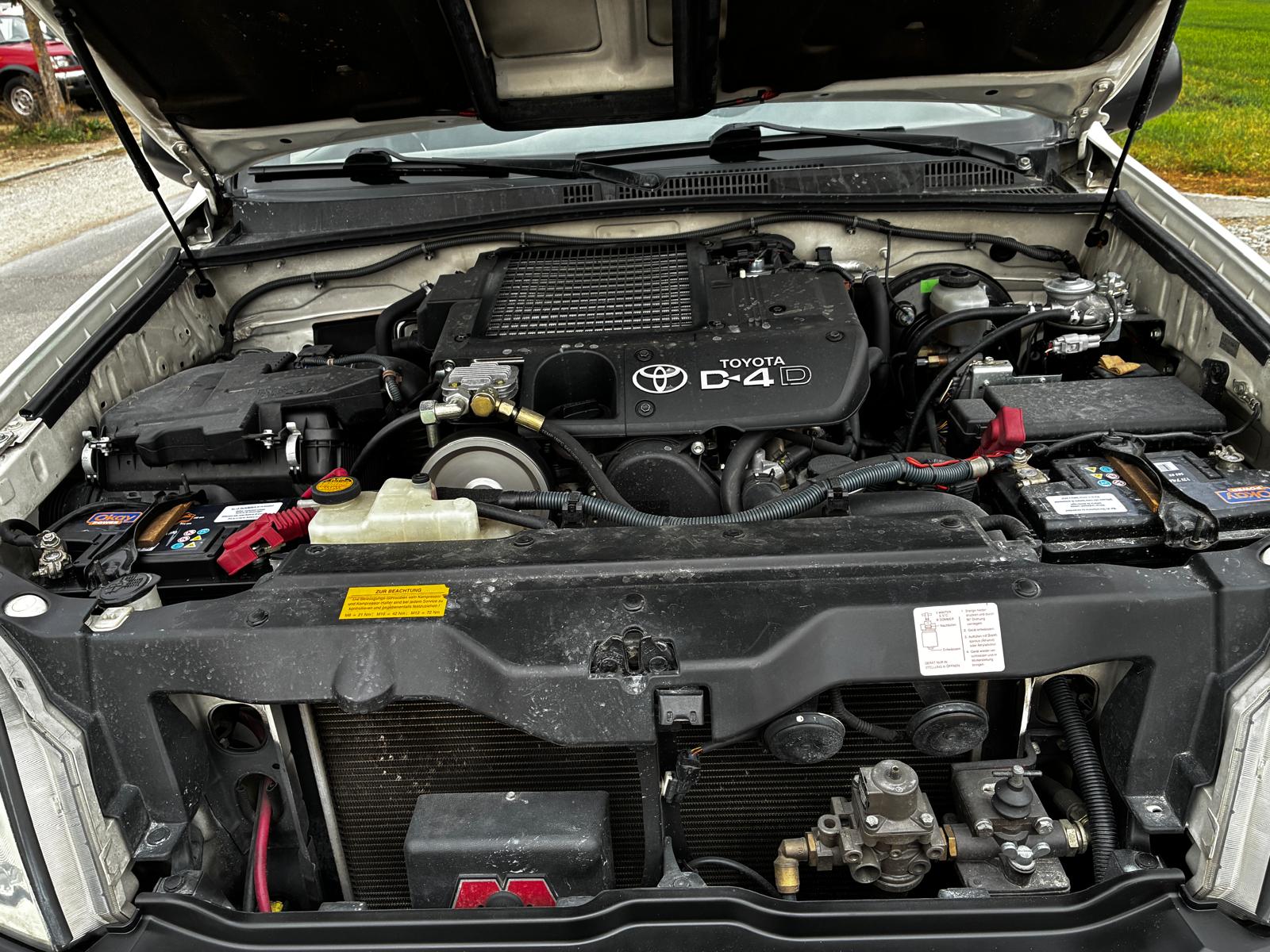 TOYOTA Land Cruiser 3.0 TD Linea Terra-image-6