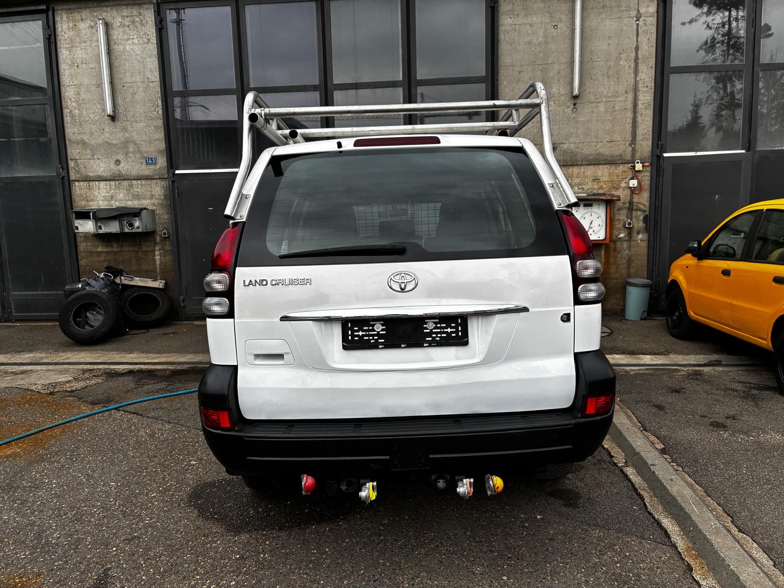 TOYOTA Land Cruiser 3.0 TD Linea Terra-image-1